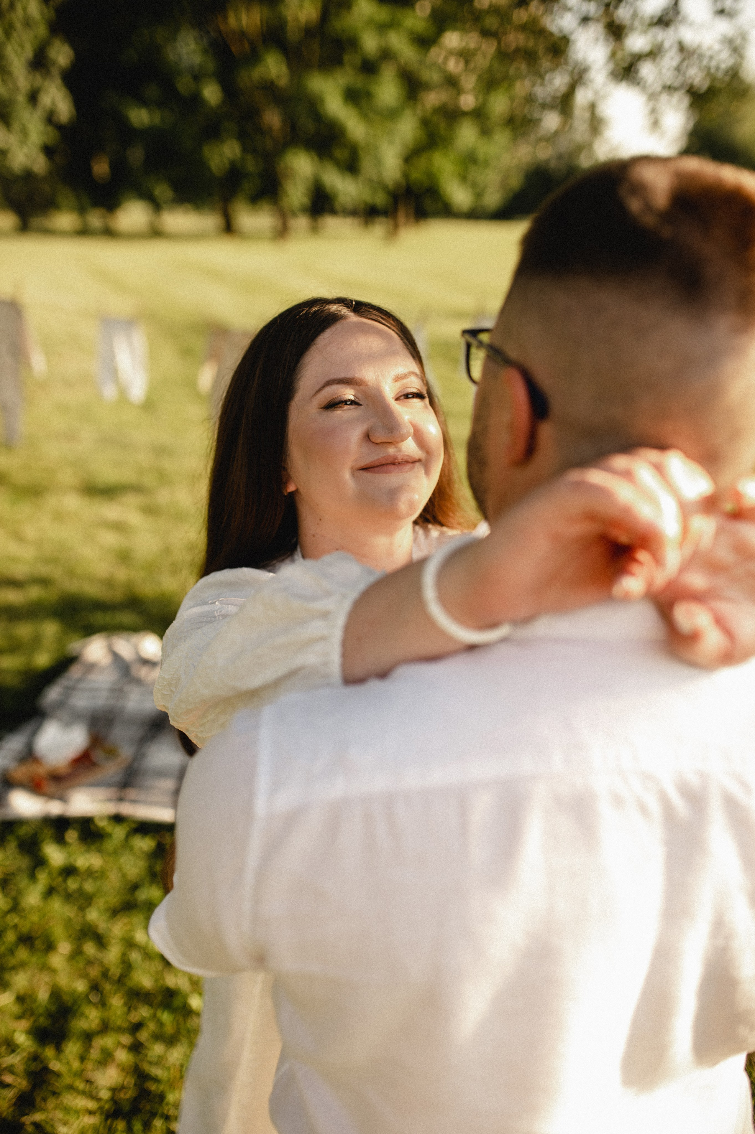 Фотосессия беременности на природе в парке Москвы. Семейная фотосессия Бутово Москва фотограф Алина Морщагина