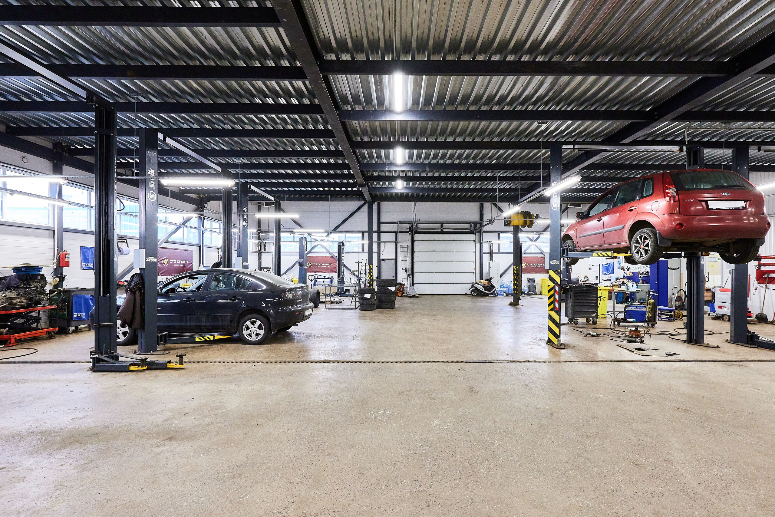 СТО Орбита на Суздальском проспекте. Фотограф Анастасия Леонтьева Санкт-Петербург