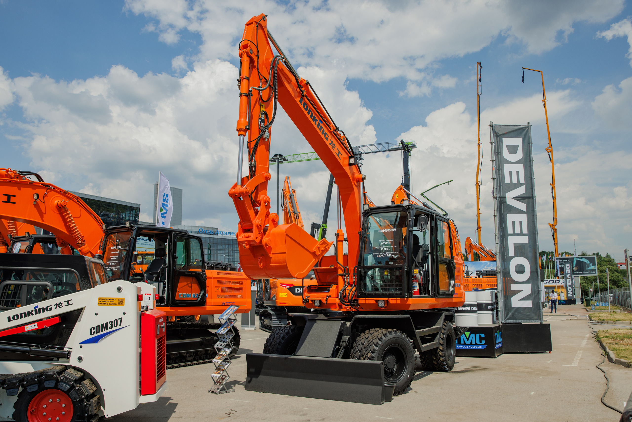 Выставка Спец. Техники. Фотограф Москва Шептаев Артём