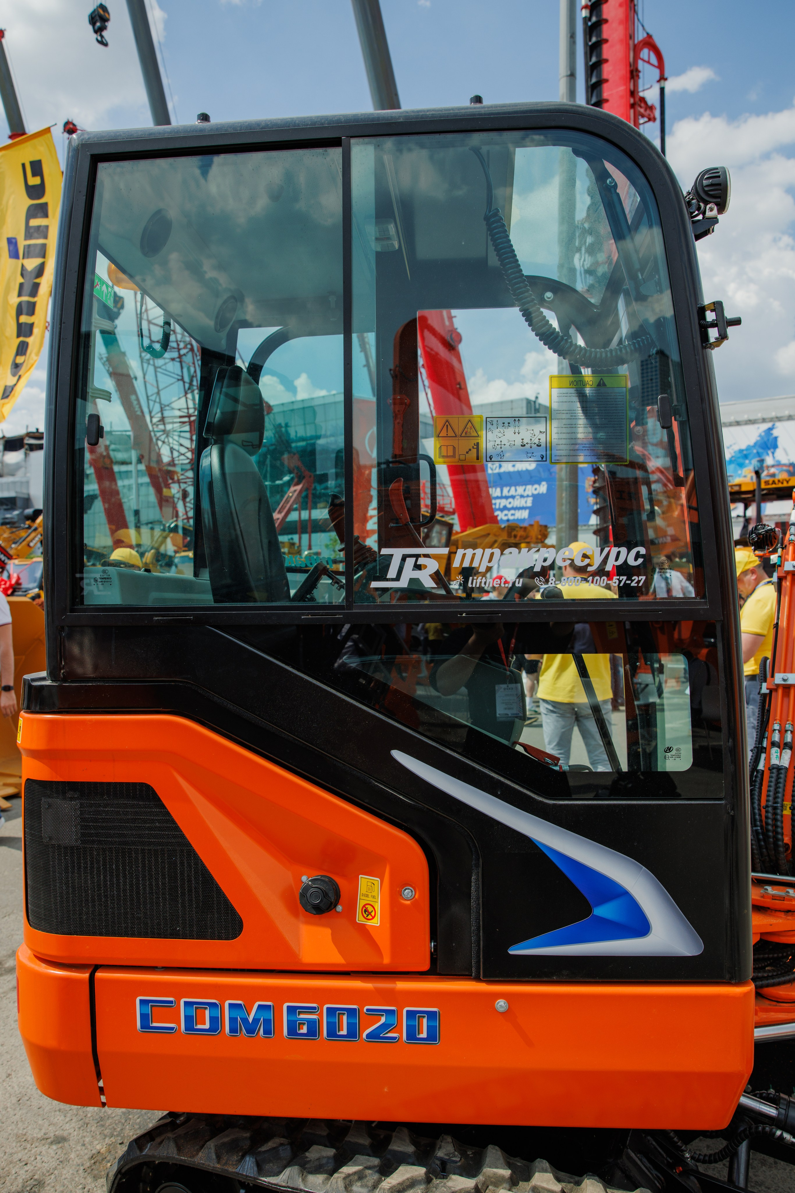 Выставка Спец. Техники. Фотограф Москва Шептаев Артём