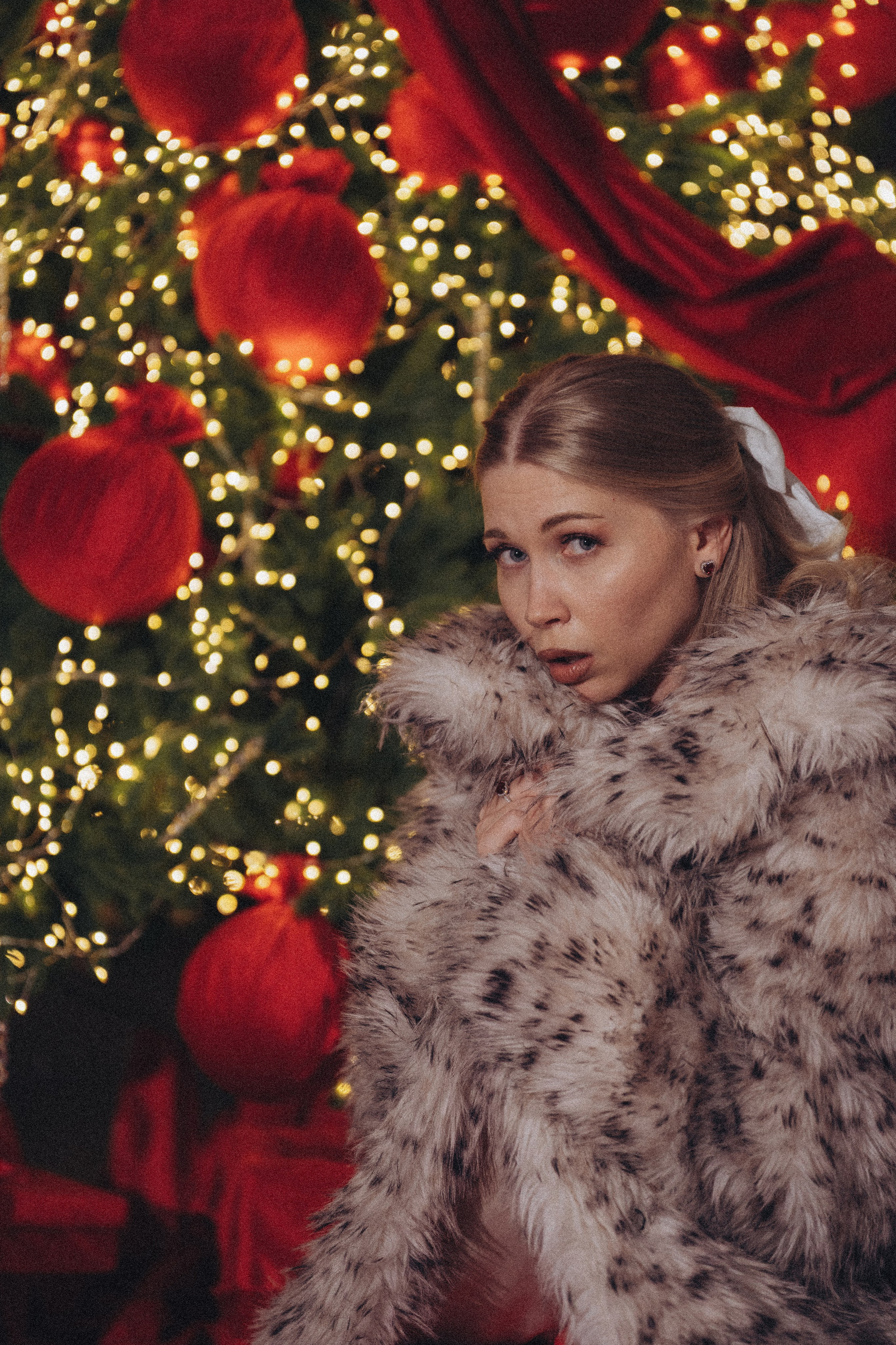 ФОТОСЕССИЯ К НОВОМУ ГОДУ В СТУДИИ С ЕЛОЧКОЙ КРАСИВЫЙ ОБРАЗ. Профессиональный фотограф, Санкт-Петербург — Виктория Богомолова