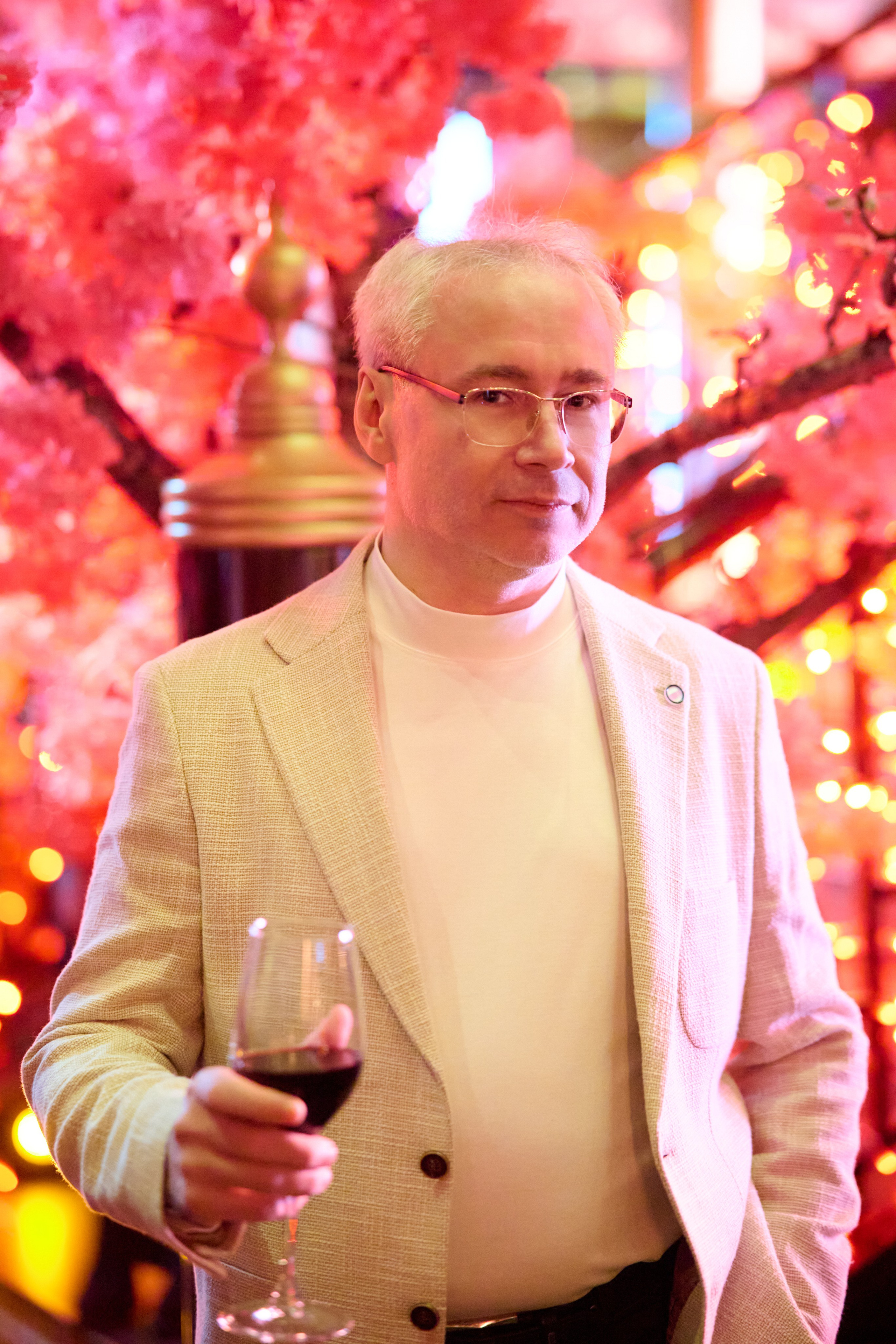 Репортажная съёмка корпоратива и концерта Елки в Петербурге и Москве