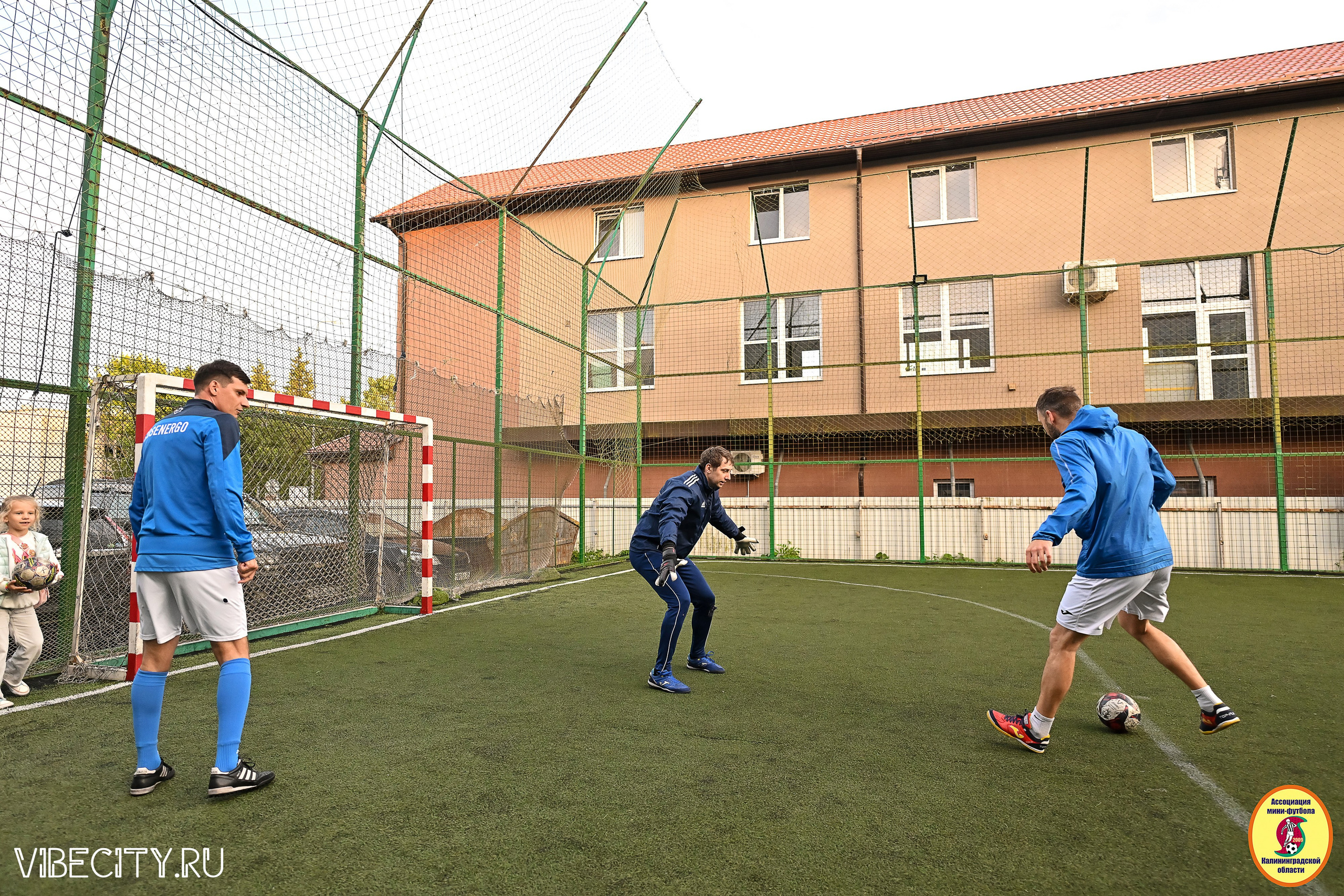 ИГРЫ МИНИ-ФУТБОЛЬНОЙ И КОРПОРАТИВНОЙ ЛИГИ. VIBECITY.RU Вайб Сити Ру Фоторепортажи Фотоотчеты Калининград