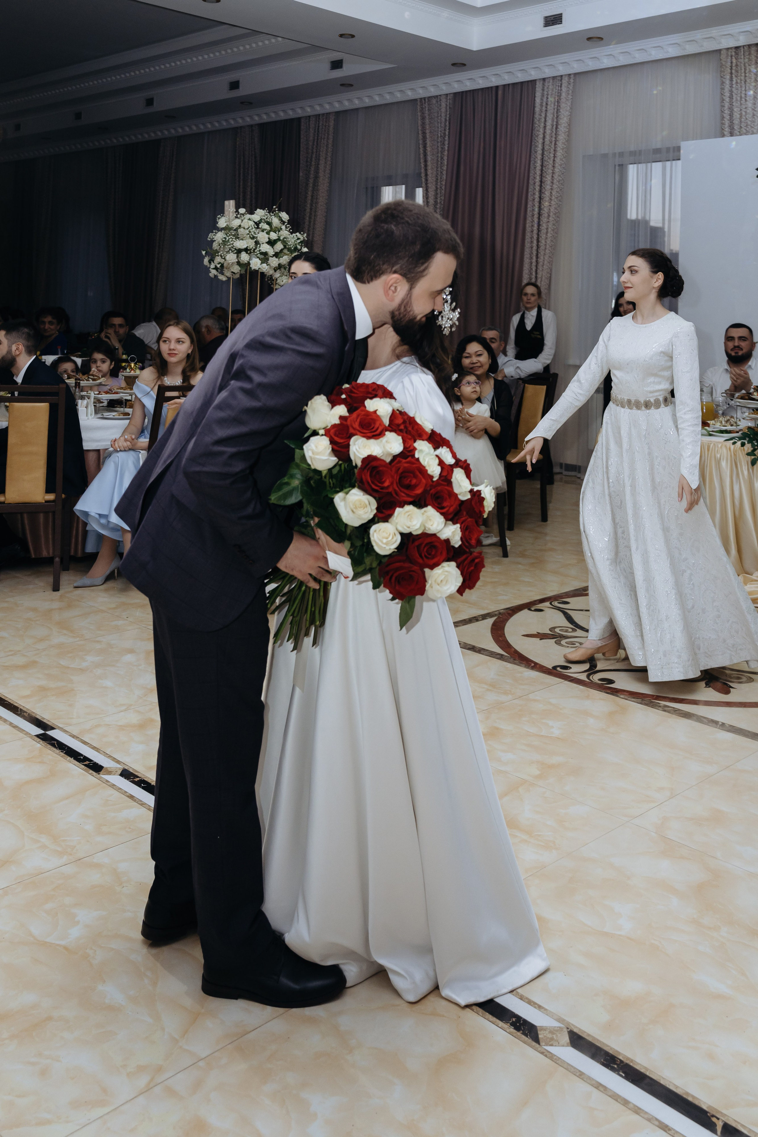 Арман и Ина. Свадебный фотограф Красноярск Вязьминова Мария