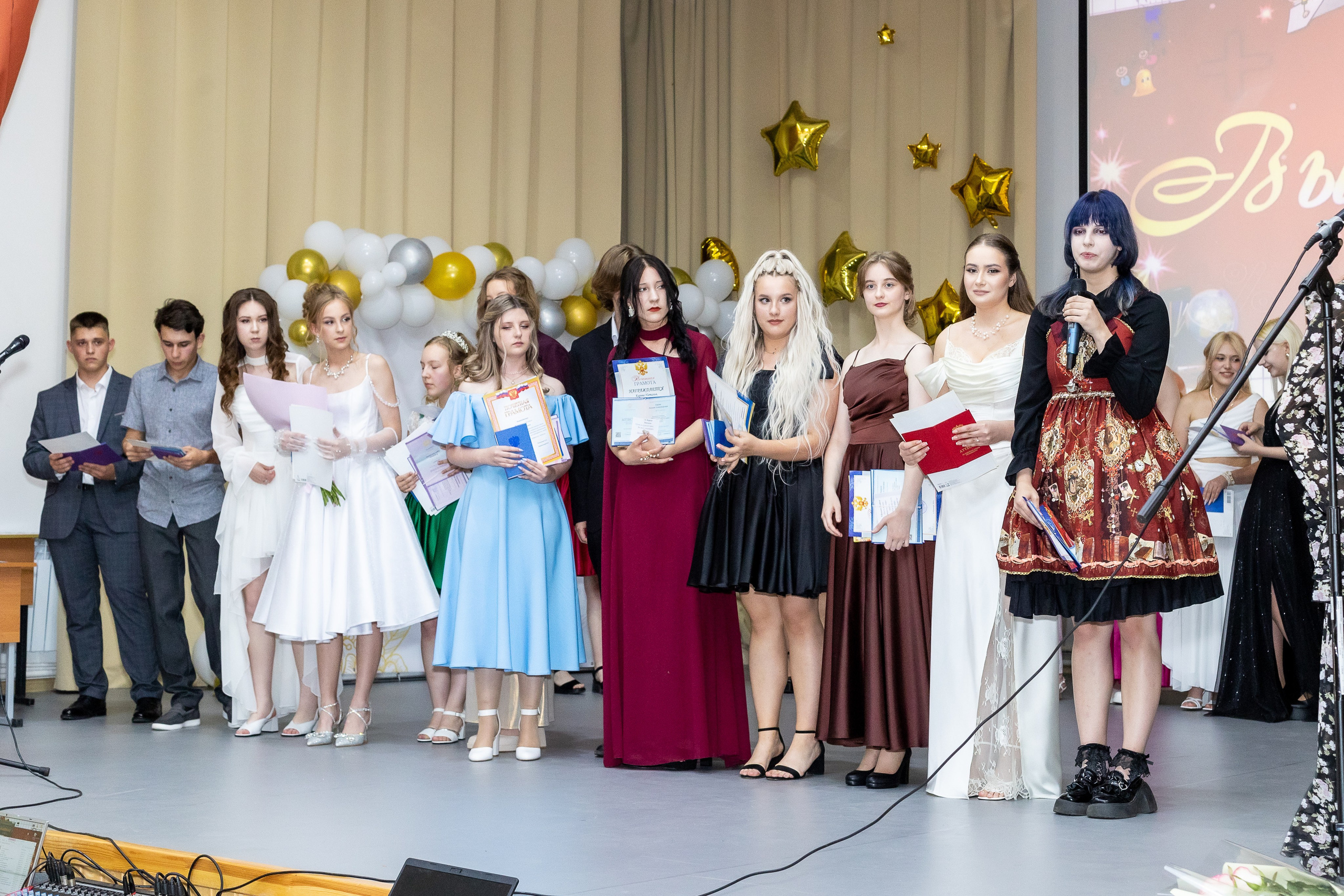 Вручение аттестата 2025. Выпускные альбомы Майкоп, Краснодар Елена Золотарева