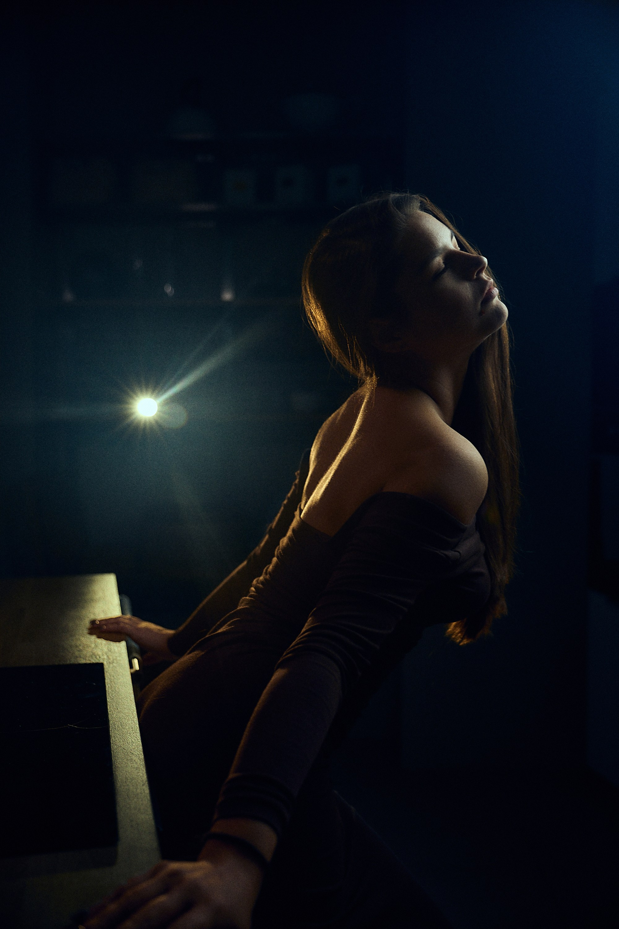 Portrait women’s photo session at the Photo Studio. Professional photographer in Sochi Victoria Joy. Teaching Photography