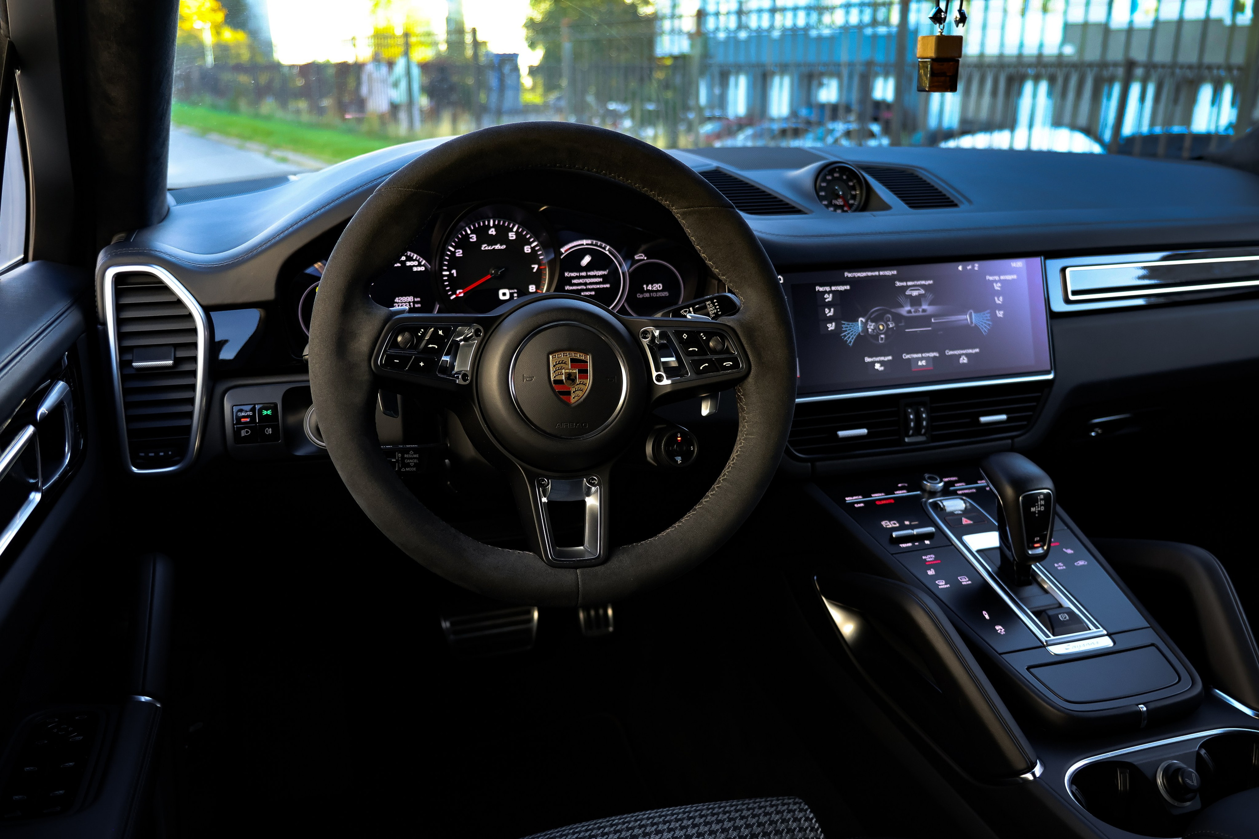 Porsche Cayenne Turbo. Photo-nk