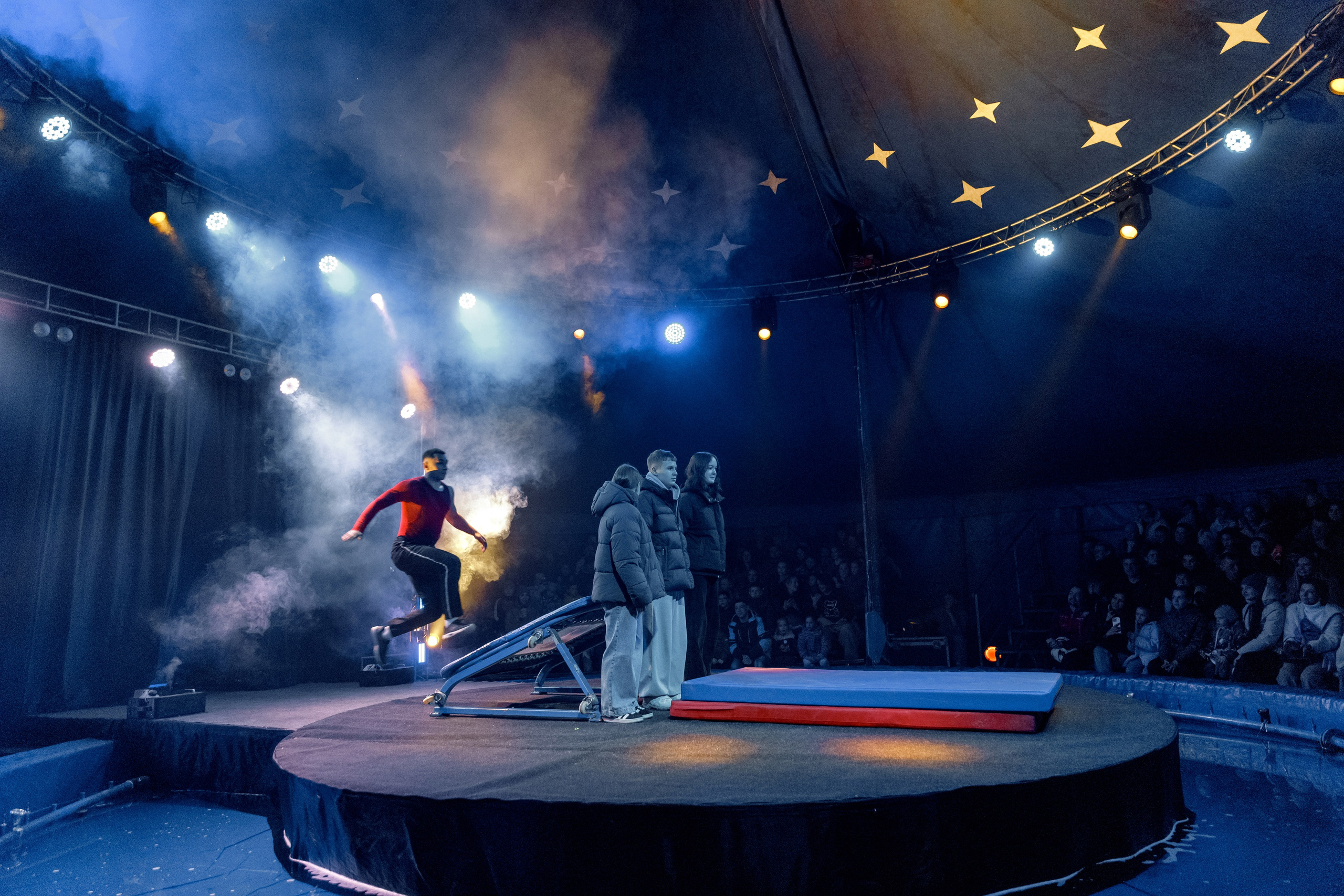 Цирк на воде. Свадебный фотограф Иркутск, репортажный фотограф Иркутск