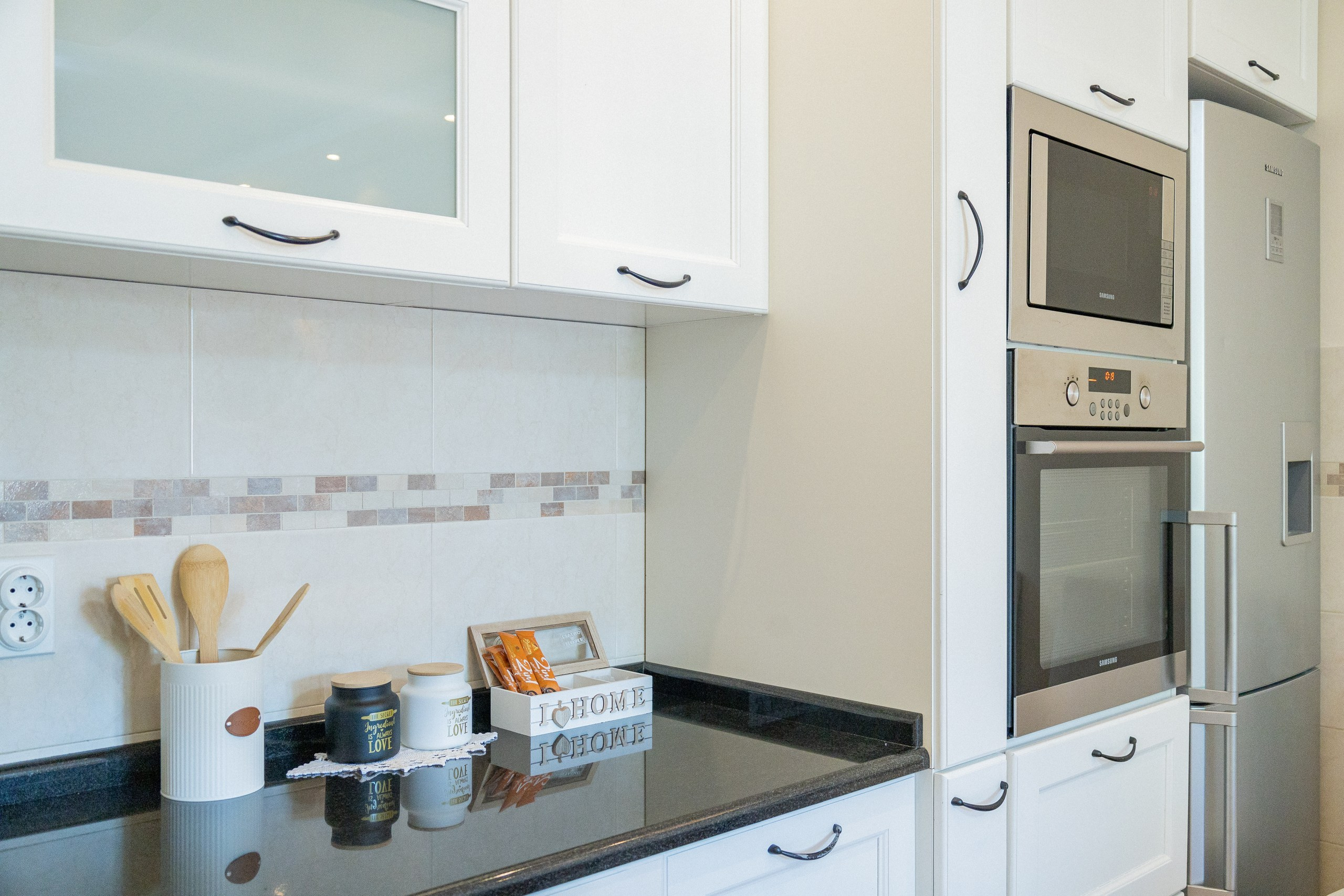 Private apartment for booking rent. Фотограф в Черногории — семейная фотосессия с детьми, лавстори,