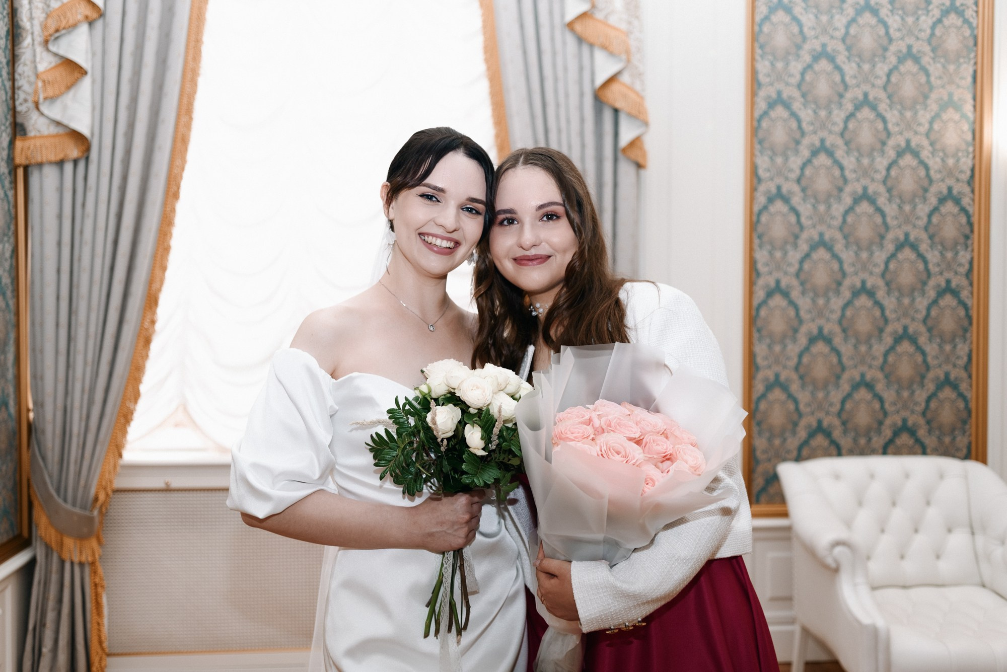 Свадебный фотограф Тюмень — Роман и Ксения: фотосессия с гостями и прогулка в парке. Портретный фотограф Тюмень Дарья Мустафина