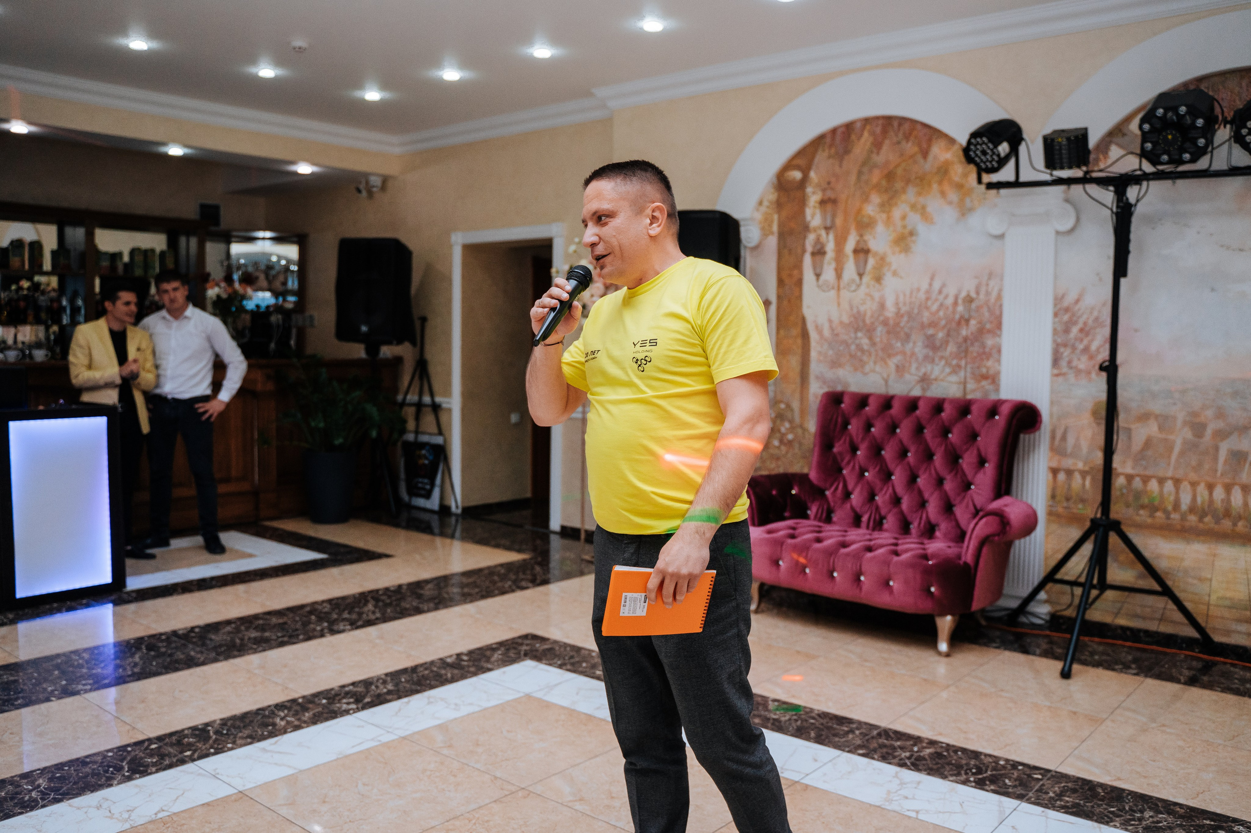 Yes Holding. Свадебный фотограф в Симферополе