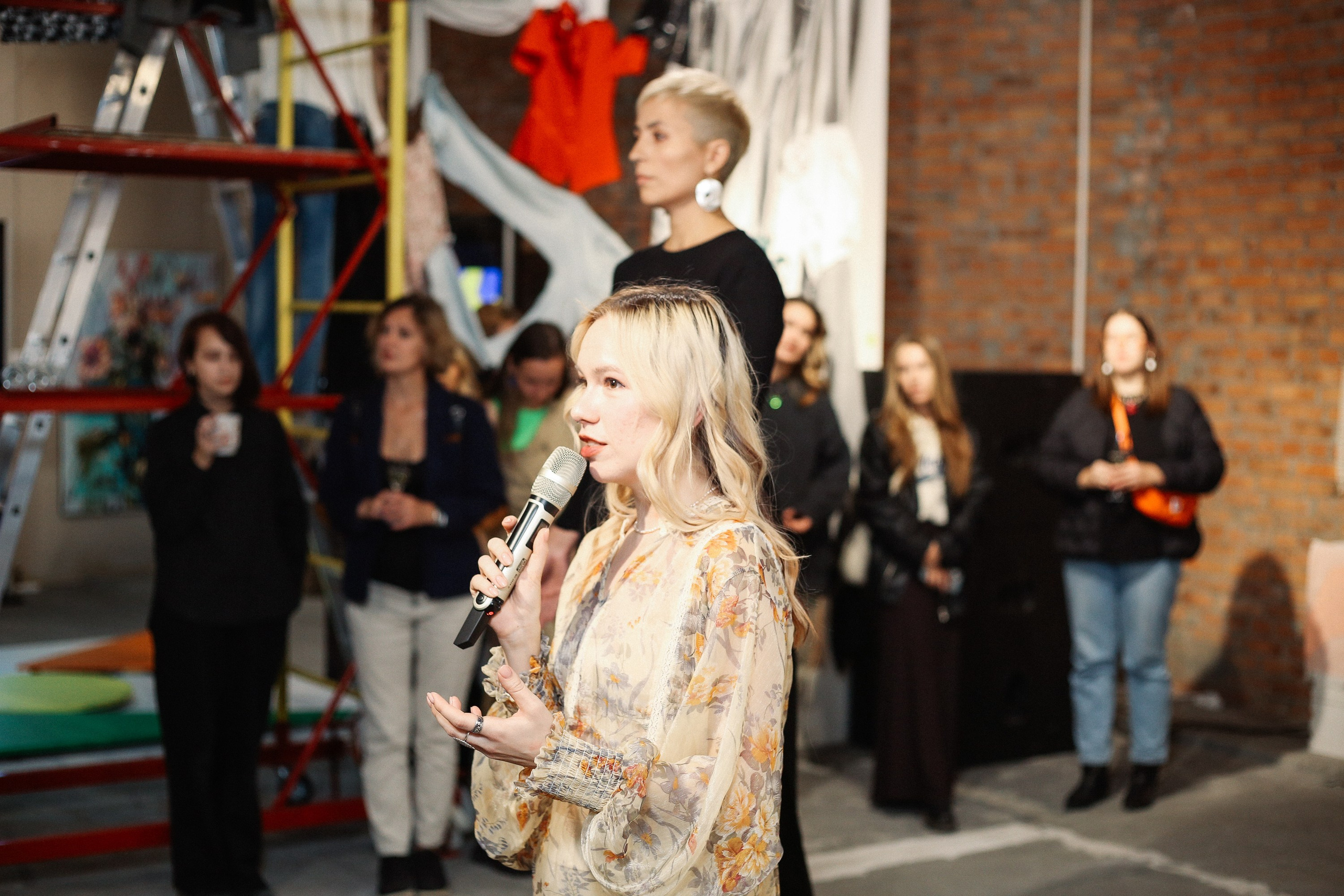 Открытие выставки в галерее. Портретный и репортажный фотограф. Мыльников Илья