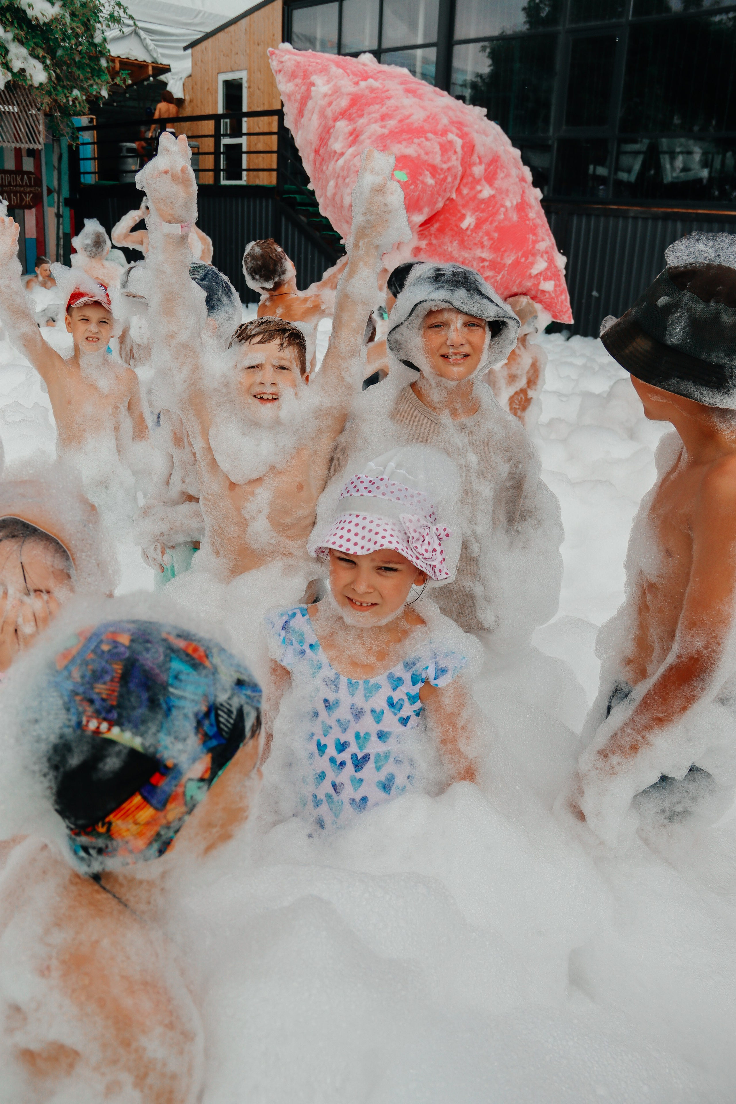 02.07.2026/11:00/Пенная дискотека/Малибу. Семейный и детский фотограф в Славгороде Анастасия Винс