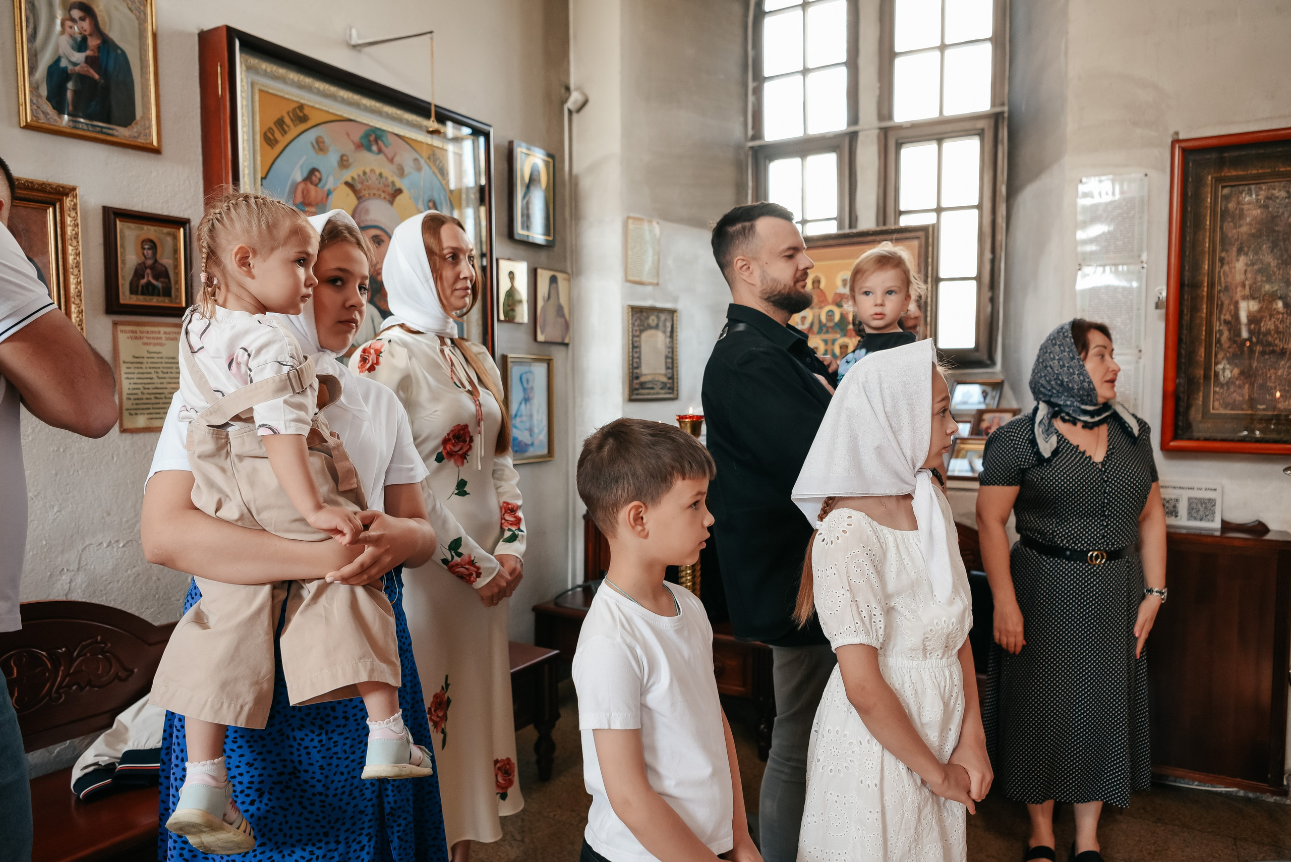 Крещение в Храме в честь Святителя Николая. Фотограф Анастасия Гурьянова в Тюмени и Ялуторовске
