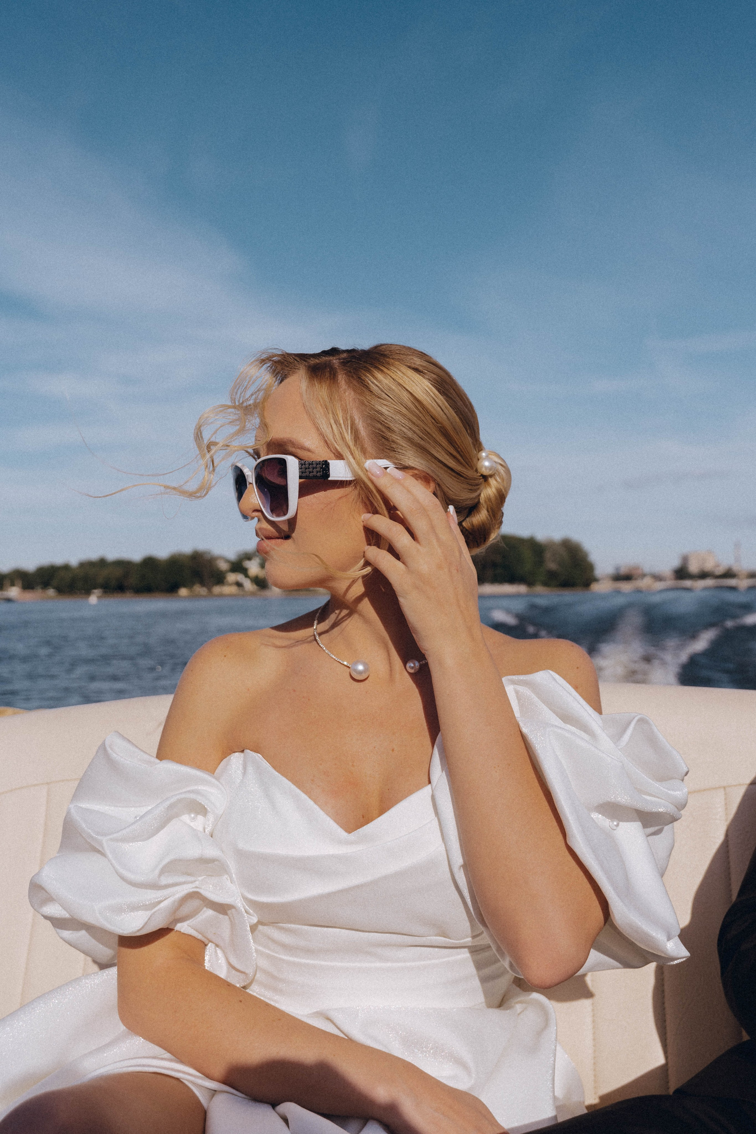 СВАДЕНБНАЯ СЬЕМКА НА КАТЕРЕ ПО КАНАЛАМ САНКТ-ПЕТЕРБУРГА И В АКВАТОРИИ НЕВЫ. Профессиональный фотограф, Санкт-Петербург — Виктория Богомолова