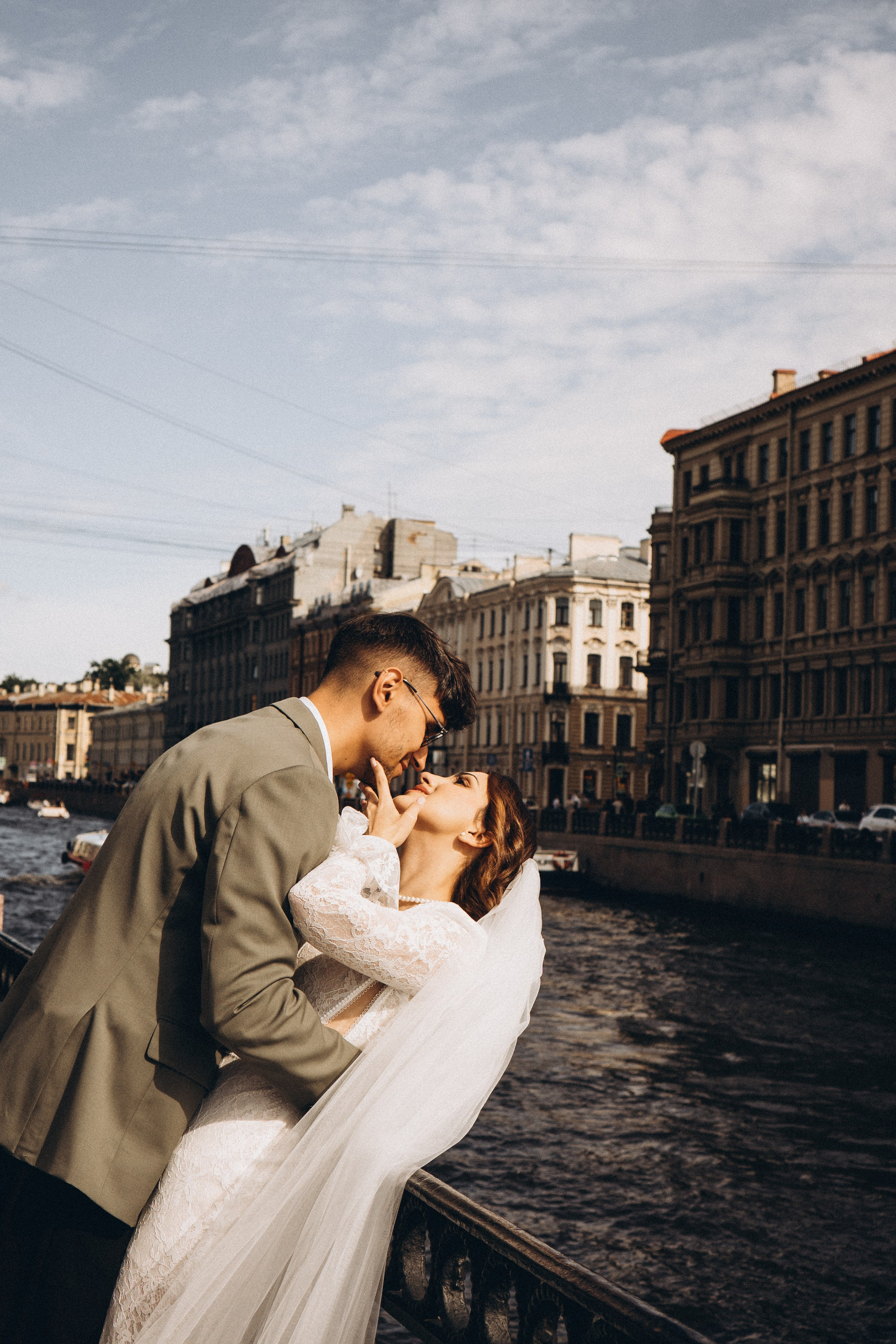 СВАДЕБНАЯ ПРОГУЛКА ВОЗЕ ИСАИКЕВСКОГО СОБОРА АСТОРИИ И ЗАКОНОДАЛЕТНОГО СОБРАНИЯ. Профессиональный фотограф, Санкт-Петербург — Виктория Богомолова