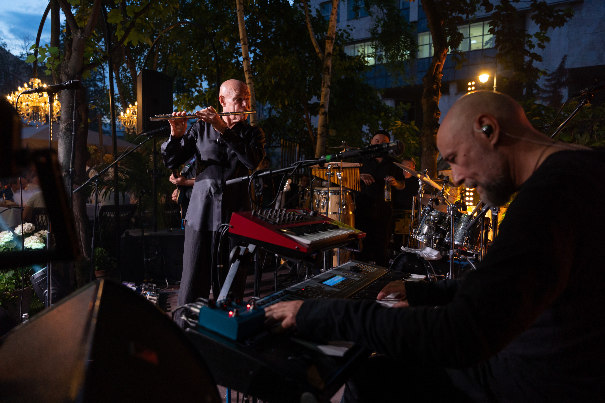 BUTLER открытие летней веранды: выступление группы «Моральный кодекс». Портретный и репортажный фотограф в Москве Разуменко Роман