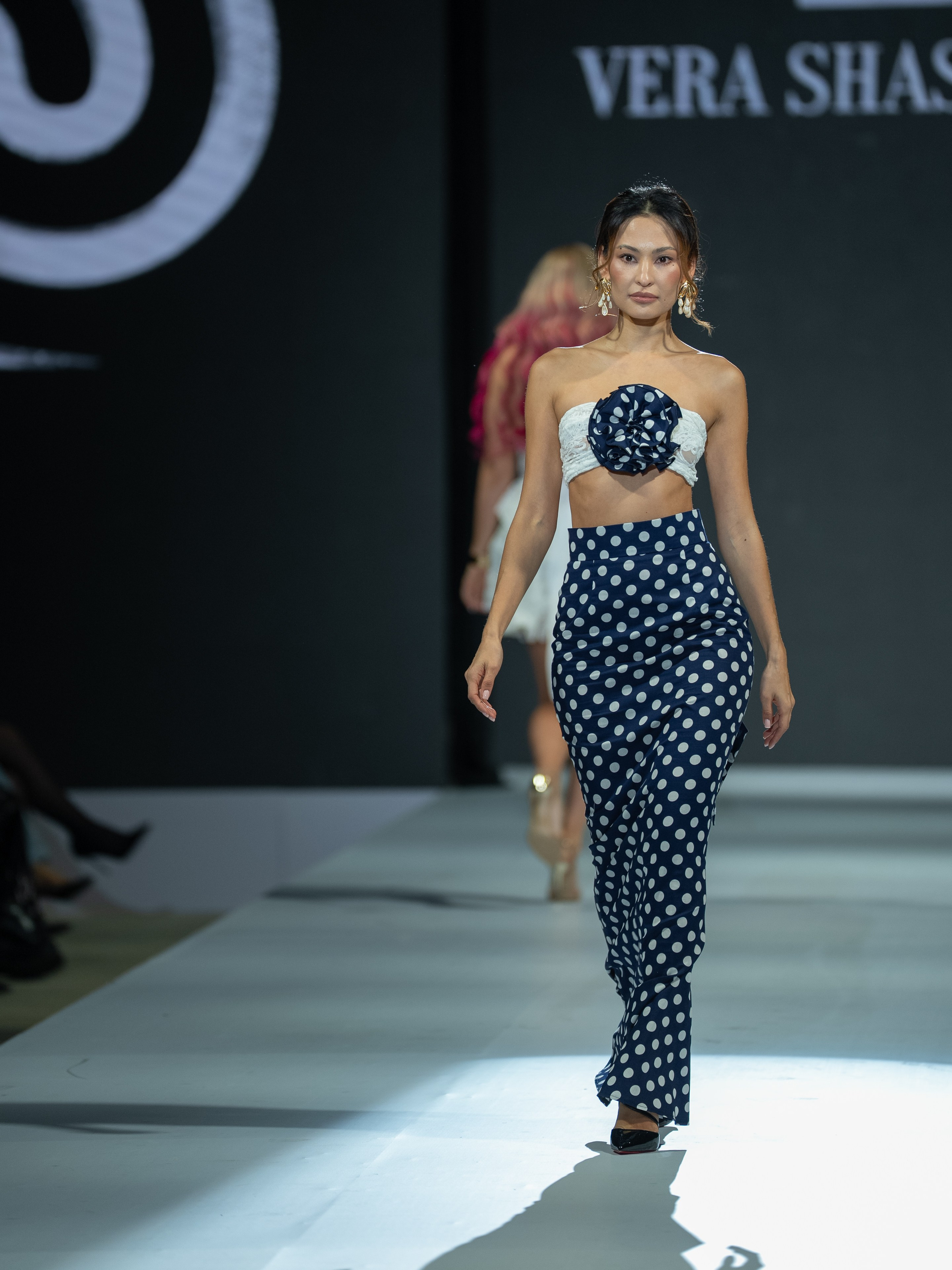 EURASIAN FASHION WEEK Vera Shasherina. Сайт Алматинского НЮ АРТ, будуар и фэшн фотографа Дениса Карпенко