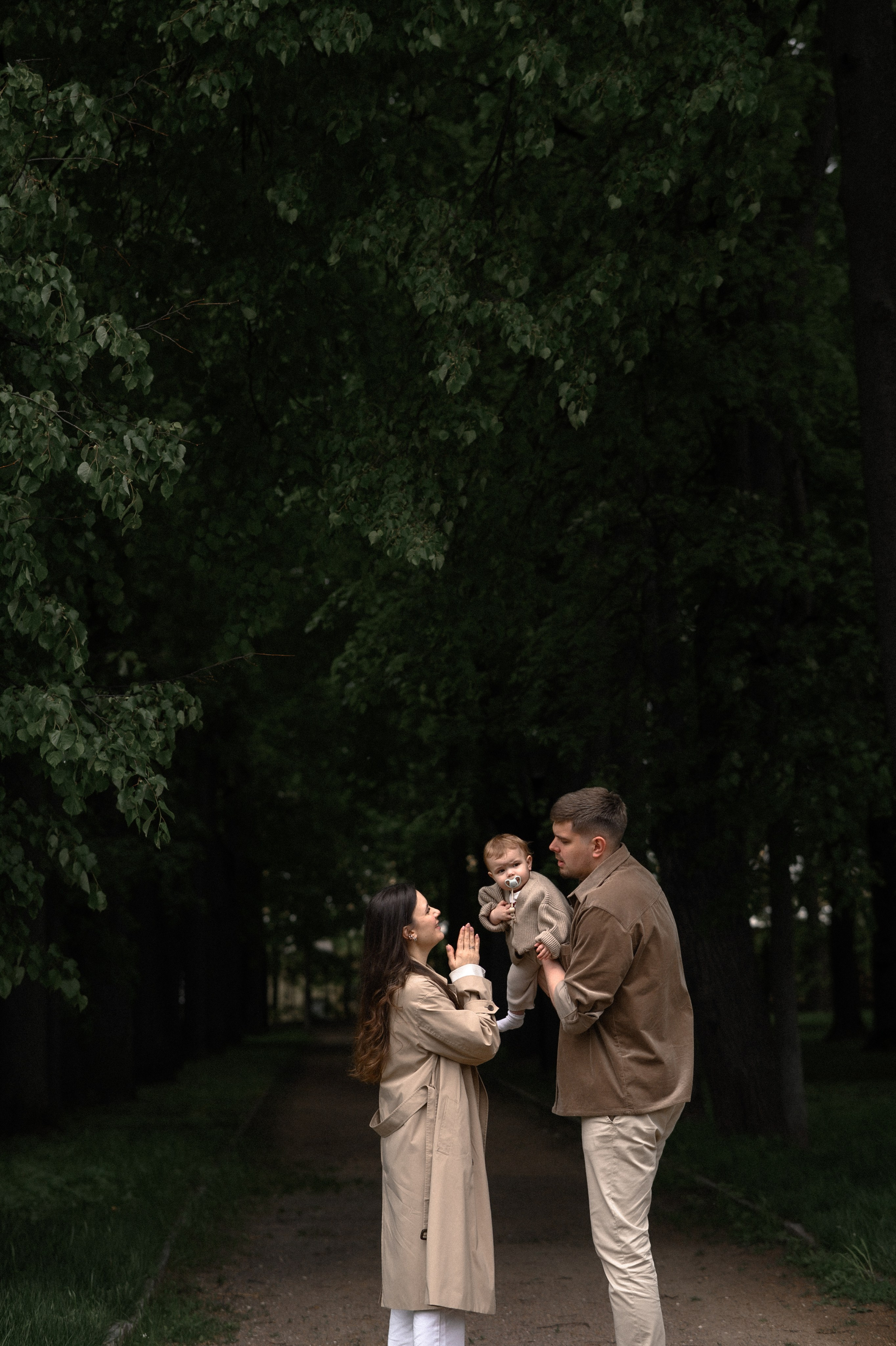 Даня, Лида и Эмма. Прогулка по усадьбе. Семейный и свадебный lifestyle-фотограф в Москве Мария Петрова