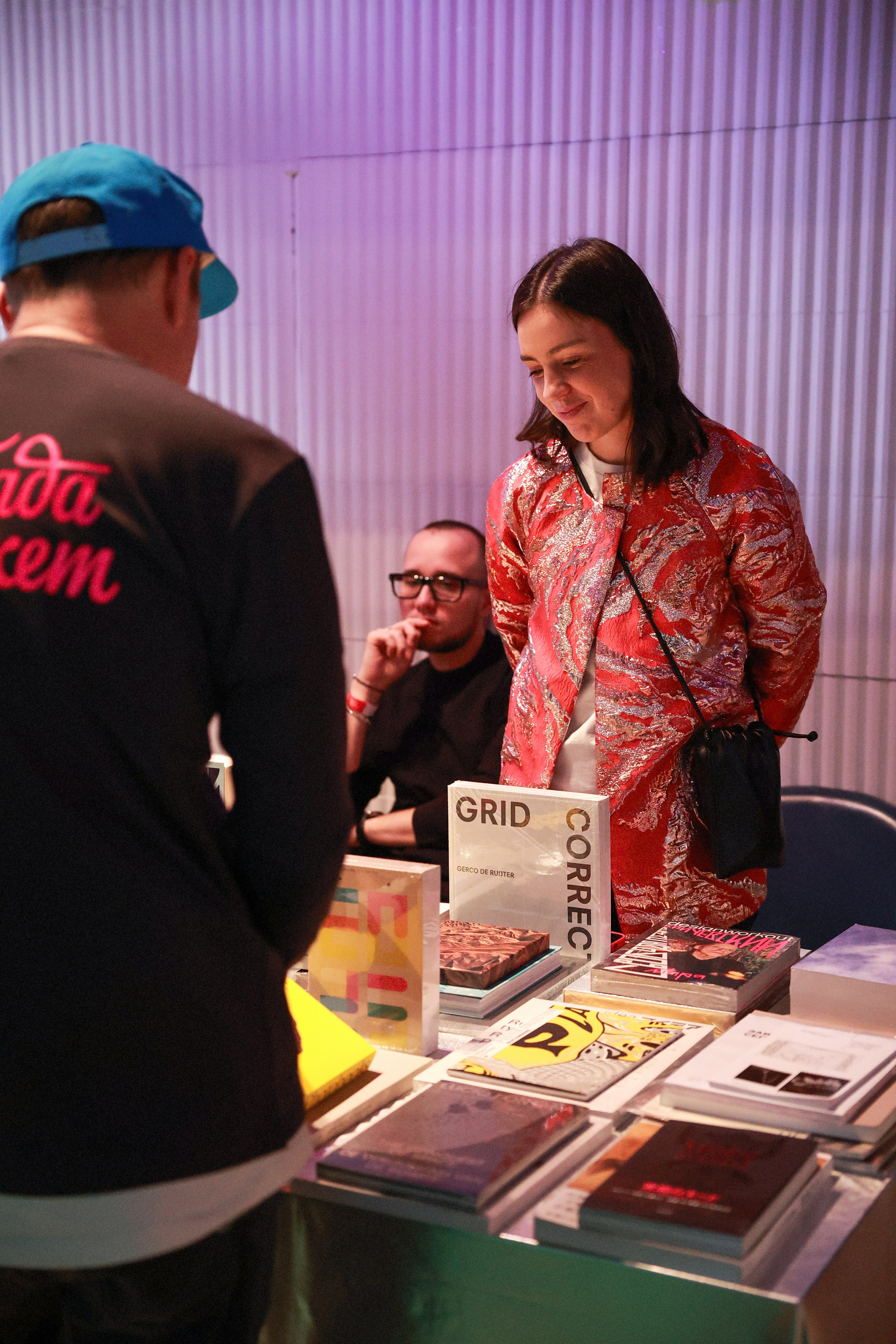 7–8 марта 2025 в пространстве «Три вокзала. Депо» / День 1 / фото Саша Жукова. Фотоотчеты «Ламбада-маркета»