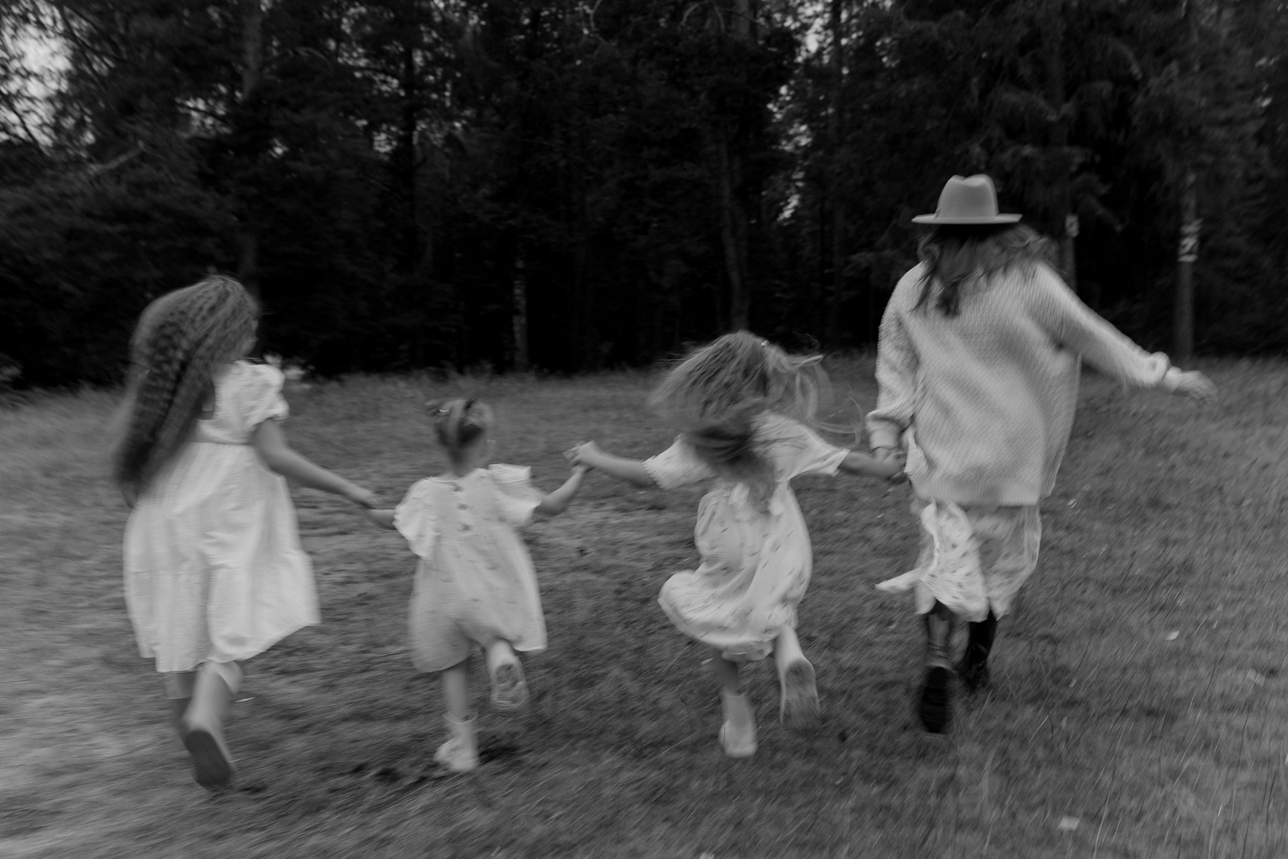 Мама Алина, Маша, Дина и Анечка. Фотограф Татьяна Семенова