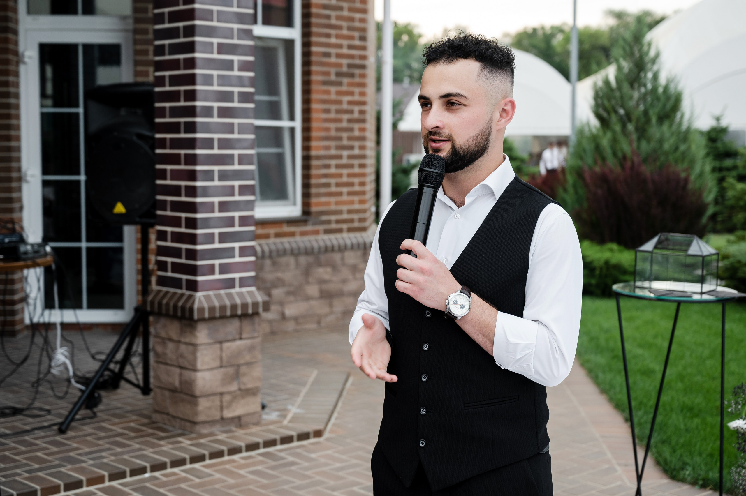 Ведущий Самсон Сахаров