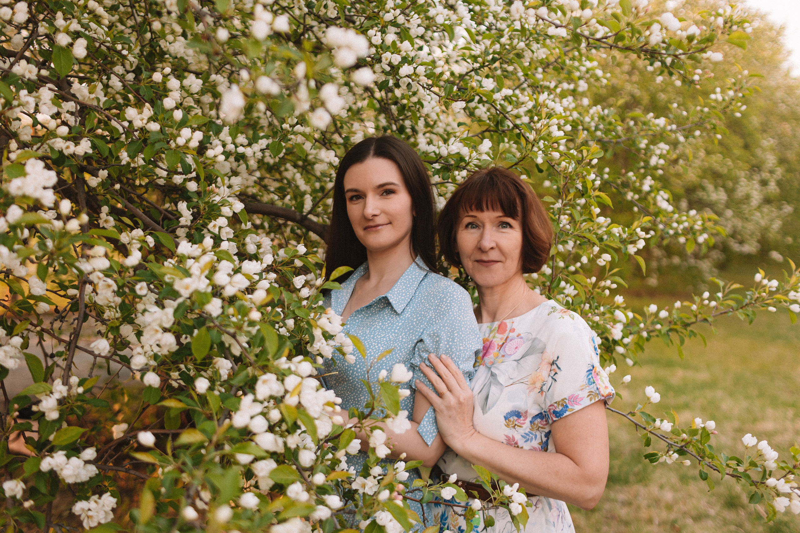 Яблони. Семейный фотограф Тюмень, фотограф на роды Салмина Мария