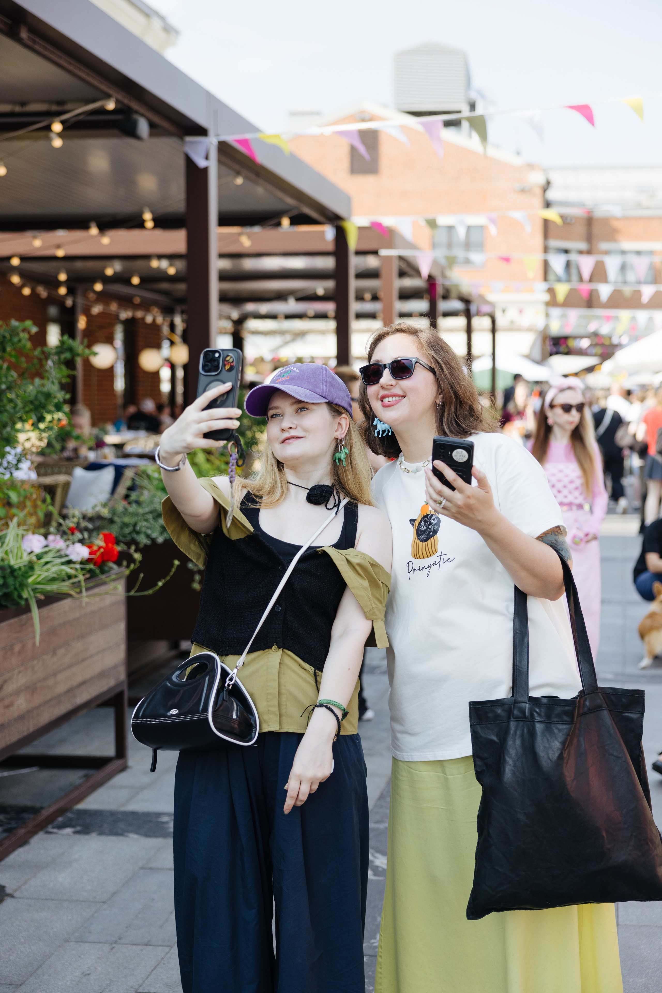 7–8 июня 2025 в пространстве «Три вокзала. Депо» / День 1 / фото Валерий Белобеев. Фотоотчеты «Ламбада-маркета»