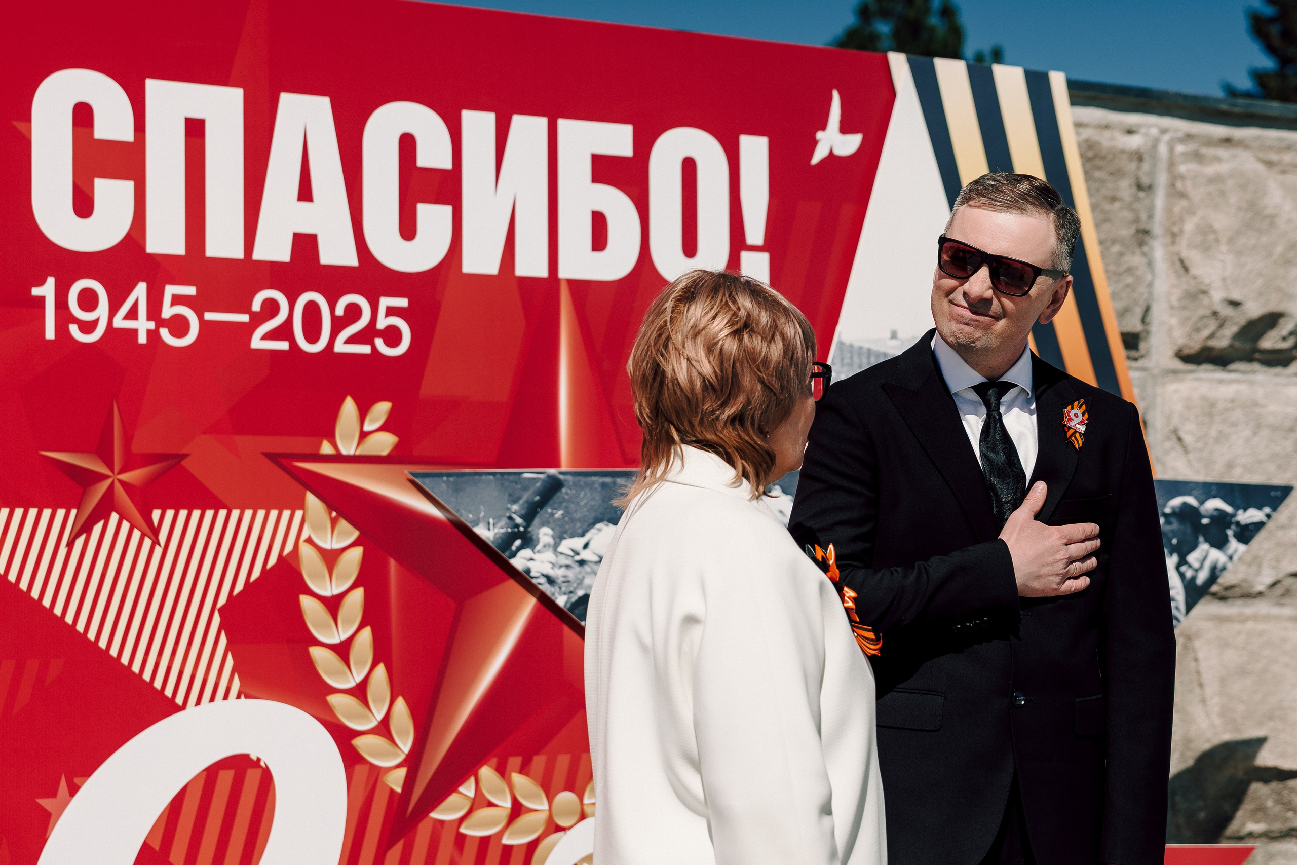 Торжественный митинг, посвящённый открытию Мемориала Славы воинам-новотрубникам. Лёшка Варзегов — фотограф