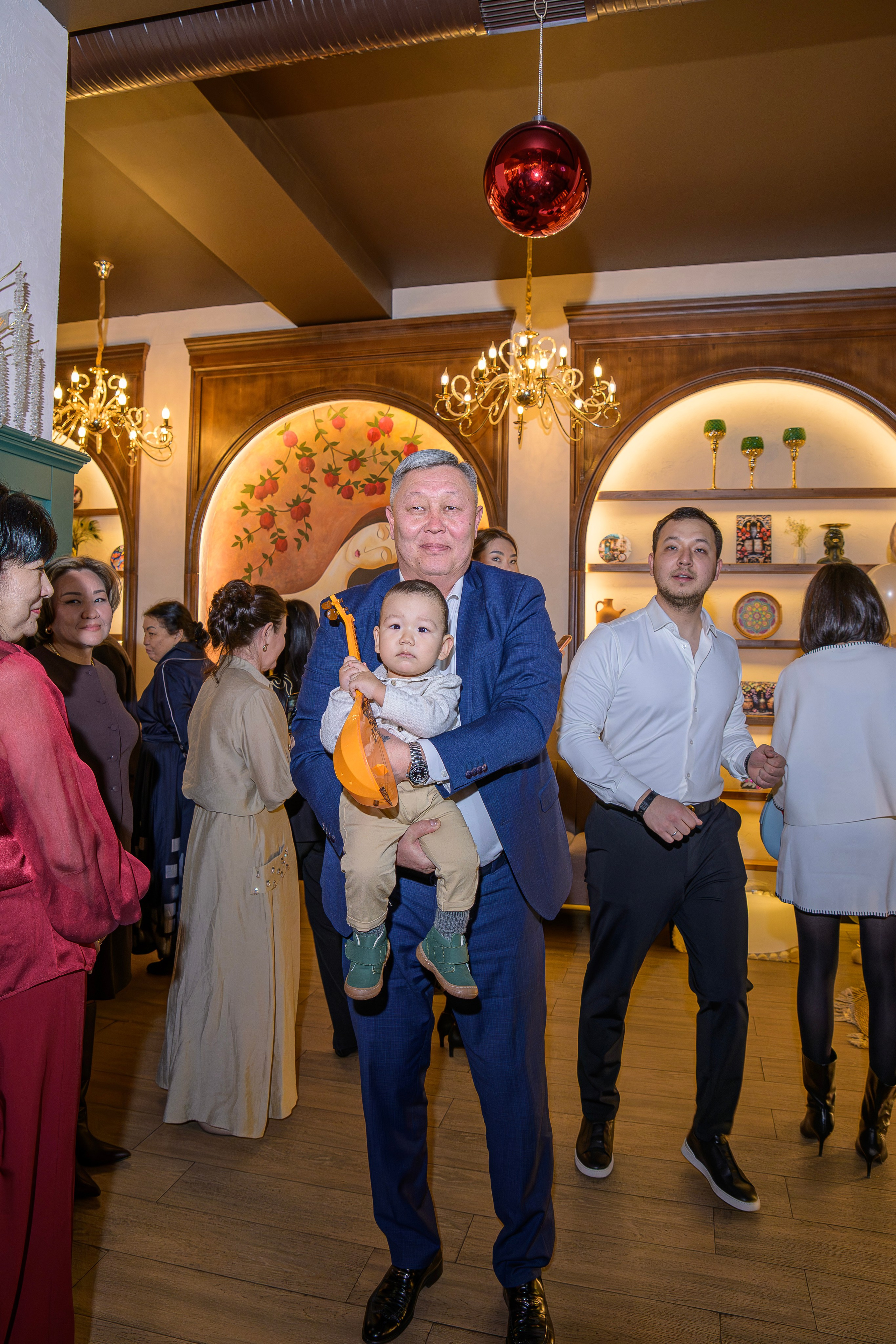 Фотосъемка мероприятия Тусау Кесер. 1 годик Мади. Фотограф в Алматы Егор Поленов