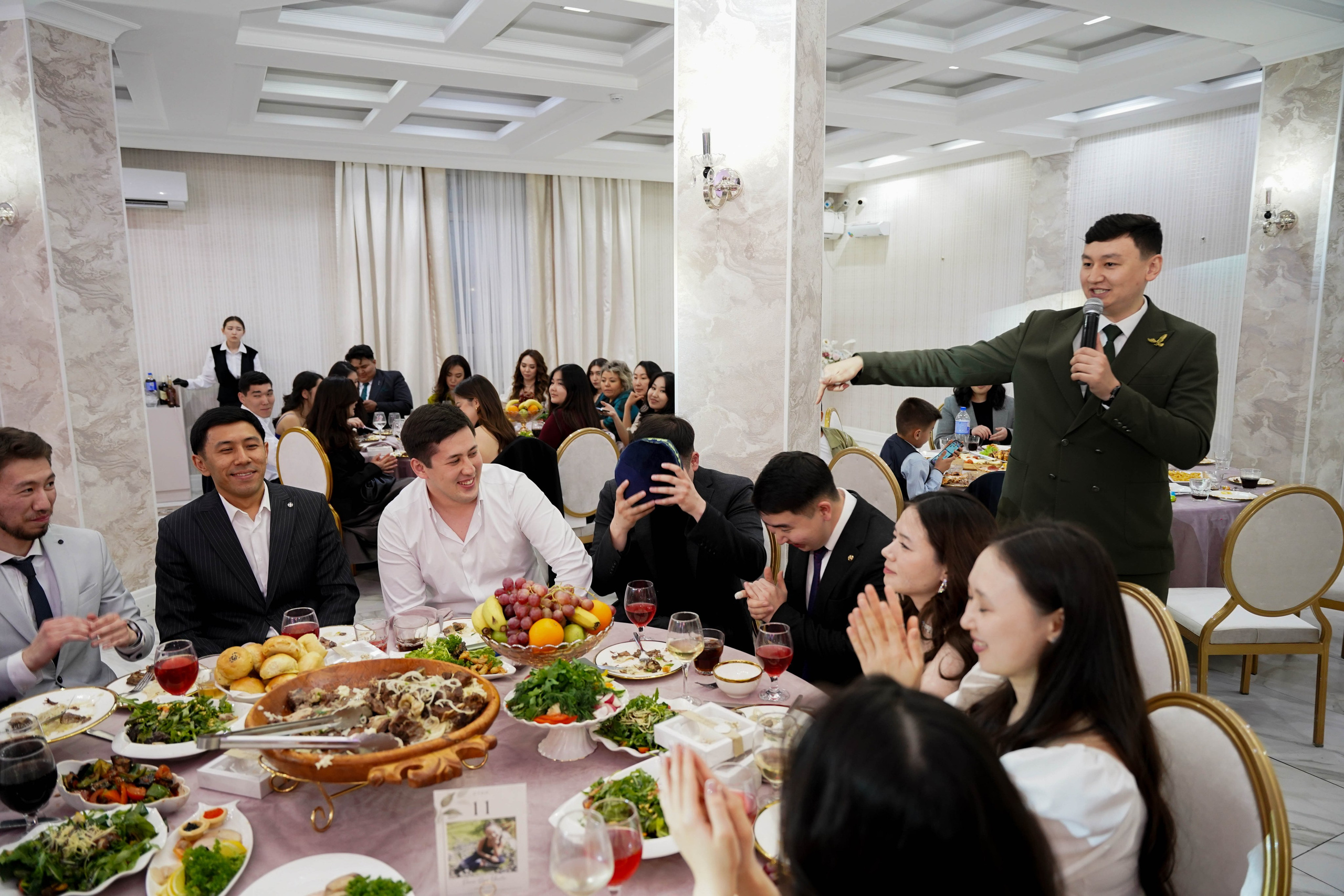 Dana uzatu. Фотограф Ернар Ержанов