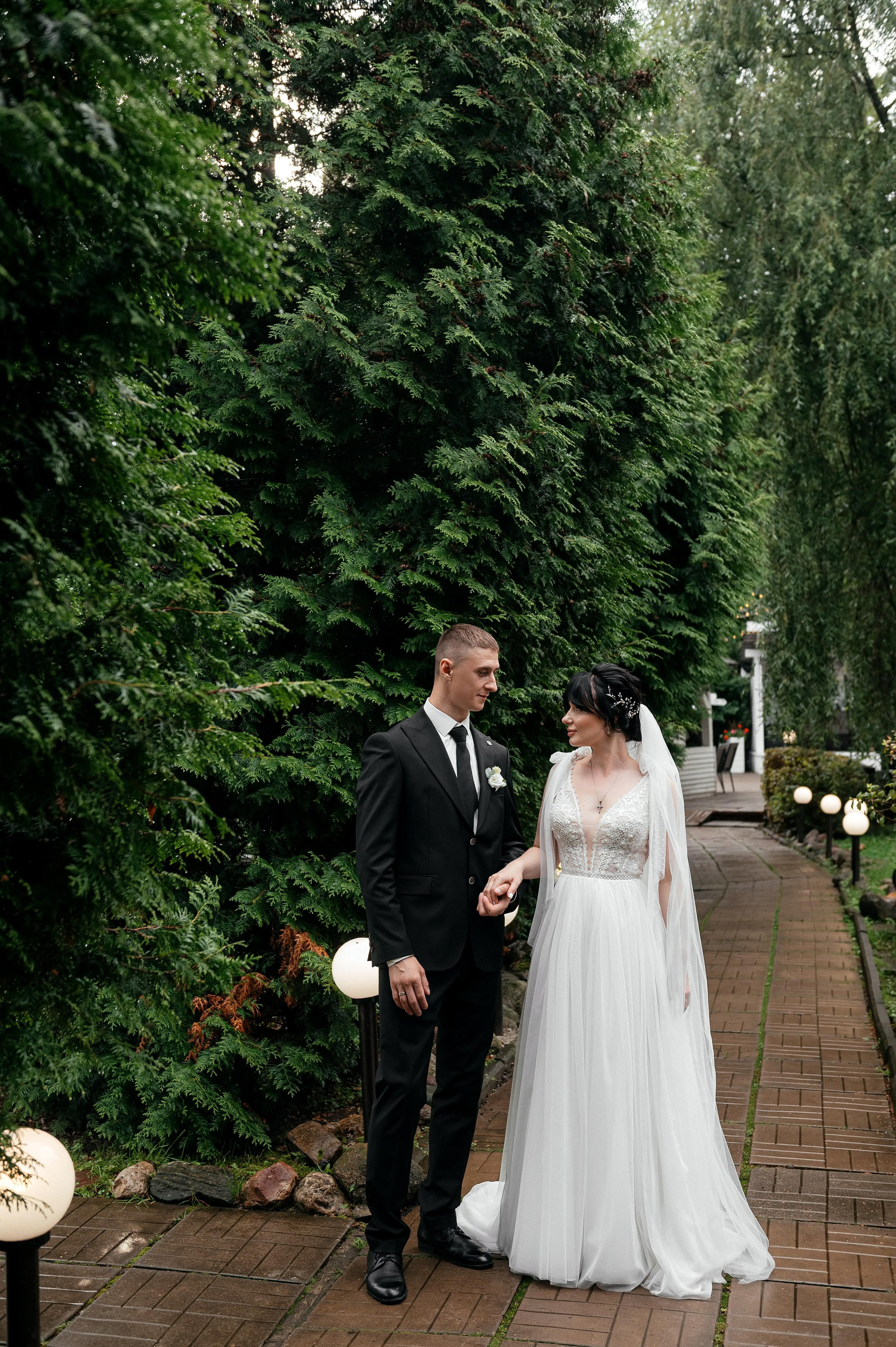 Свадьба с венчанием в Щелково. Прогулка в Гребнево, ресторан Кинза, отель Премиум. Свадебный и семейный фотограф Виктория Носачёва. Щелково, Москва и МО