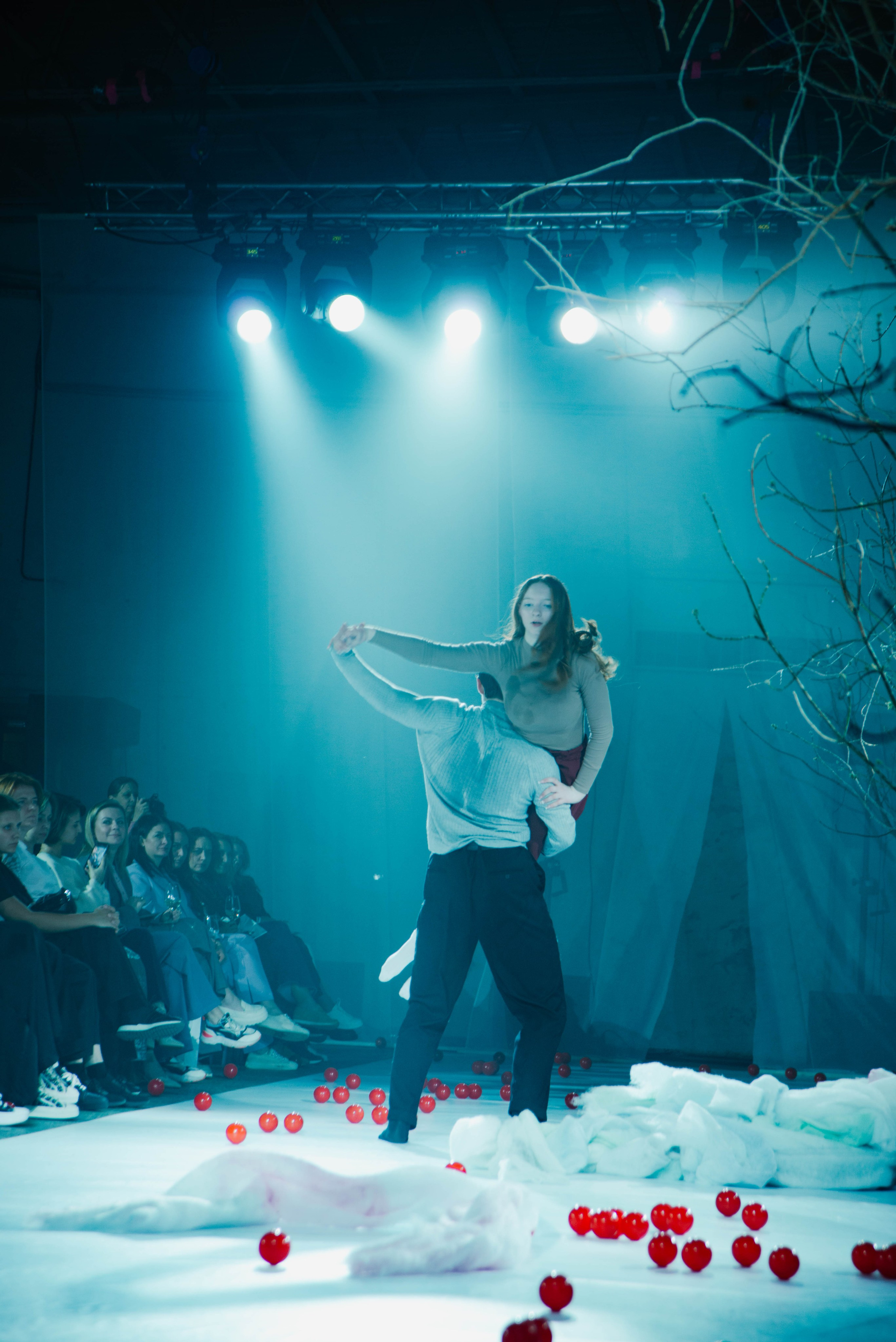 Показ «Красный Шум». Ксения Glossa. Портретный и репортажный фотограф в Самаре