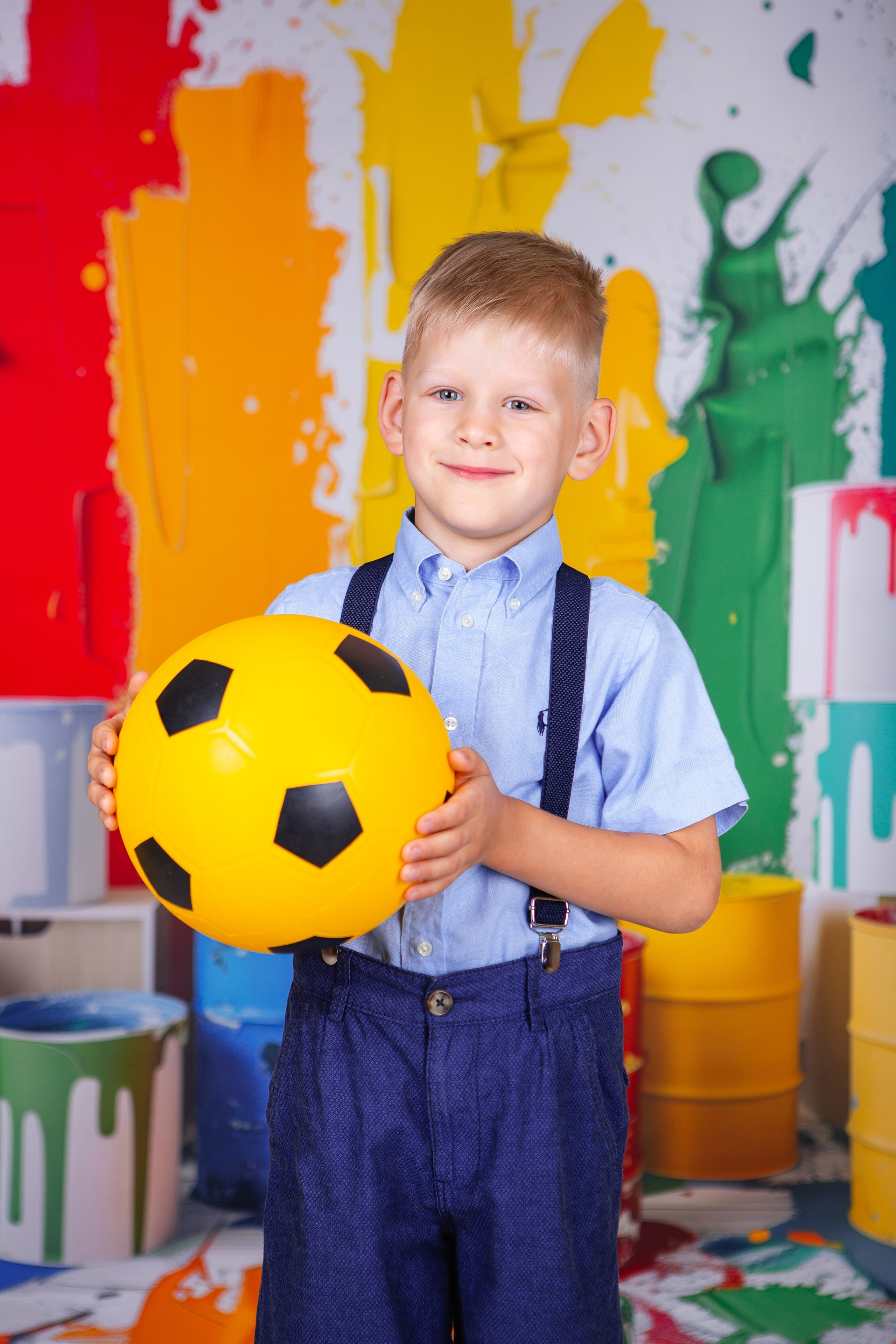 Фон «Краски». Фото дети. Выпускные альбомы Нижний Тагил