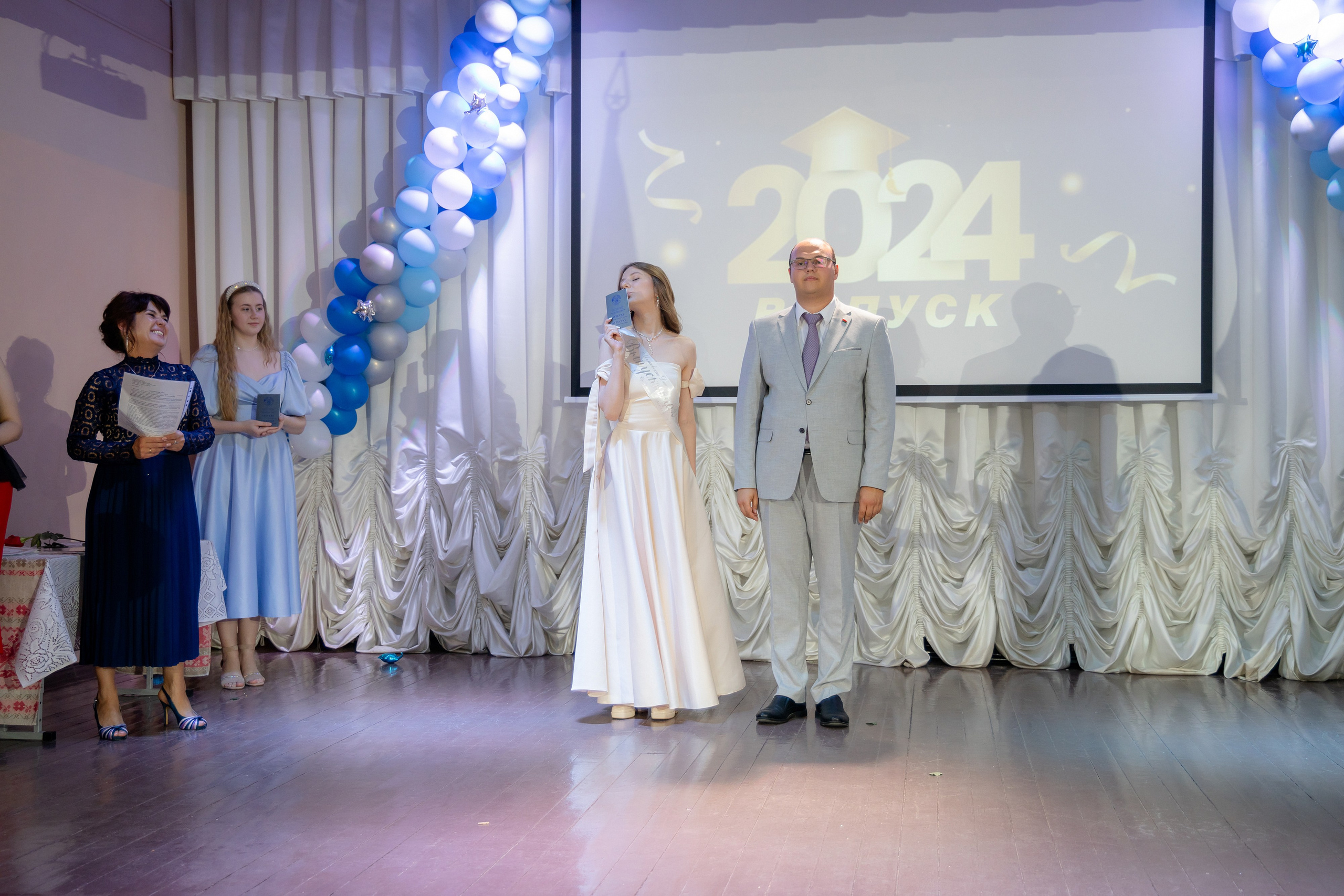 Школьный выпускной 2024 год в Соколе (Минск). Свадебный фотограф в Минске/Беларуси Сергей Спиридонов