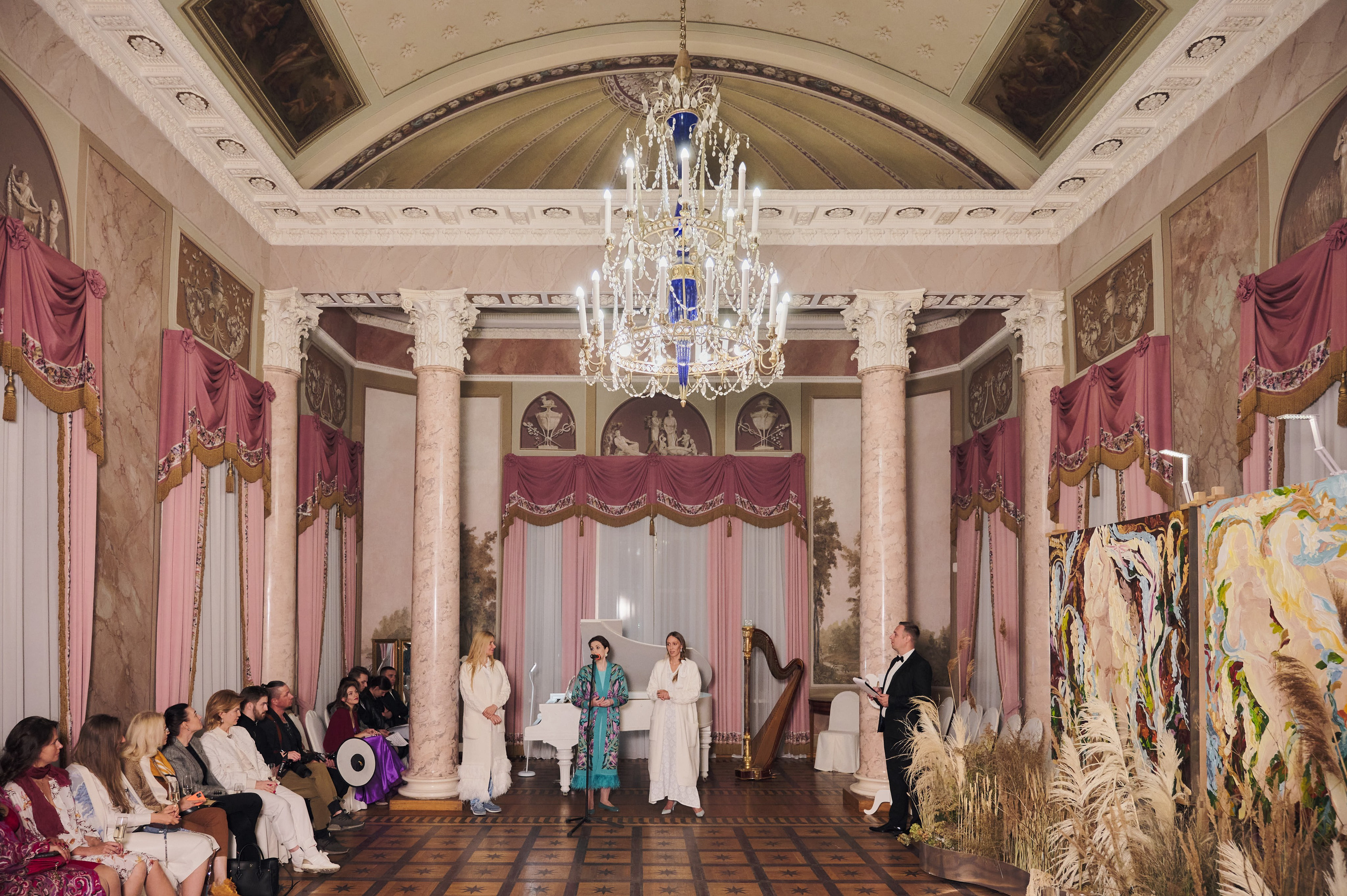 Открытие выставки 13.09.22. Никита Хохловский фото и видео продакшн