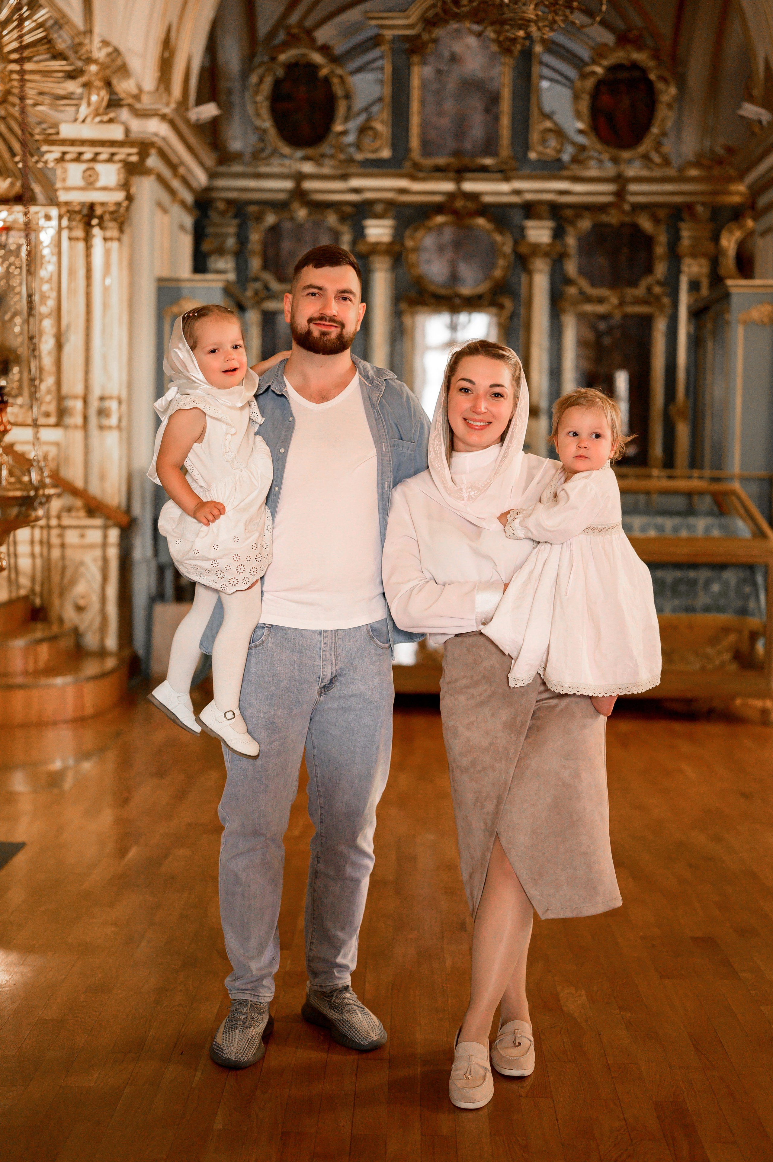 Юлия и Дарья — Николо-Богоявленский Морской собор. Дьяконова Валерия семейный и детский фотограф в Санкт-Петербурге