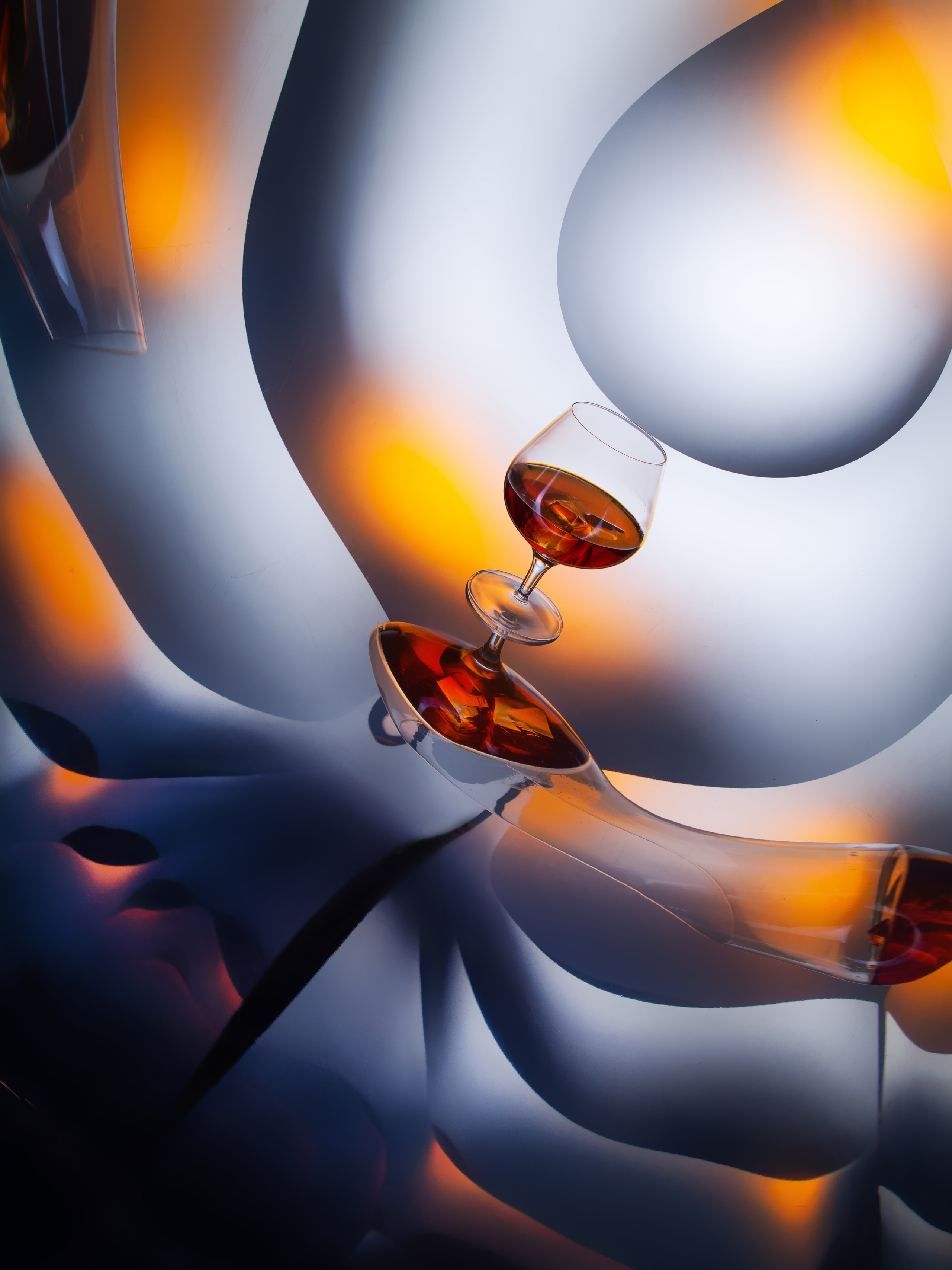 Пьяная чашка. Фотограф Мария Кольцова