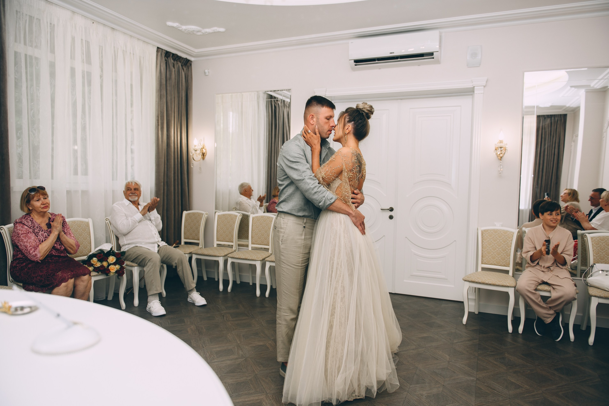 Стильные, красивые, влюбленные и Сочи. Свадебный и семейный фотограф София Невская