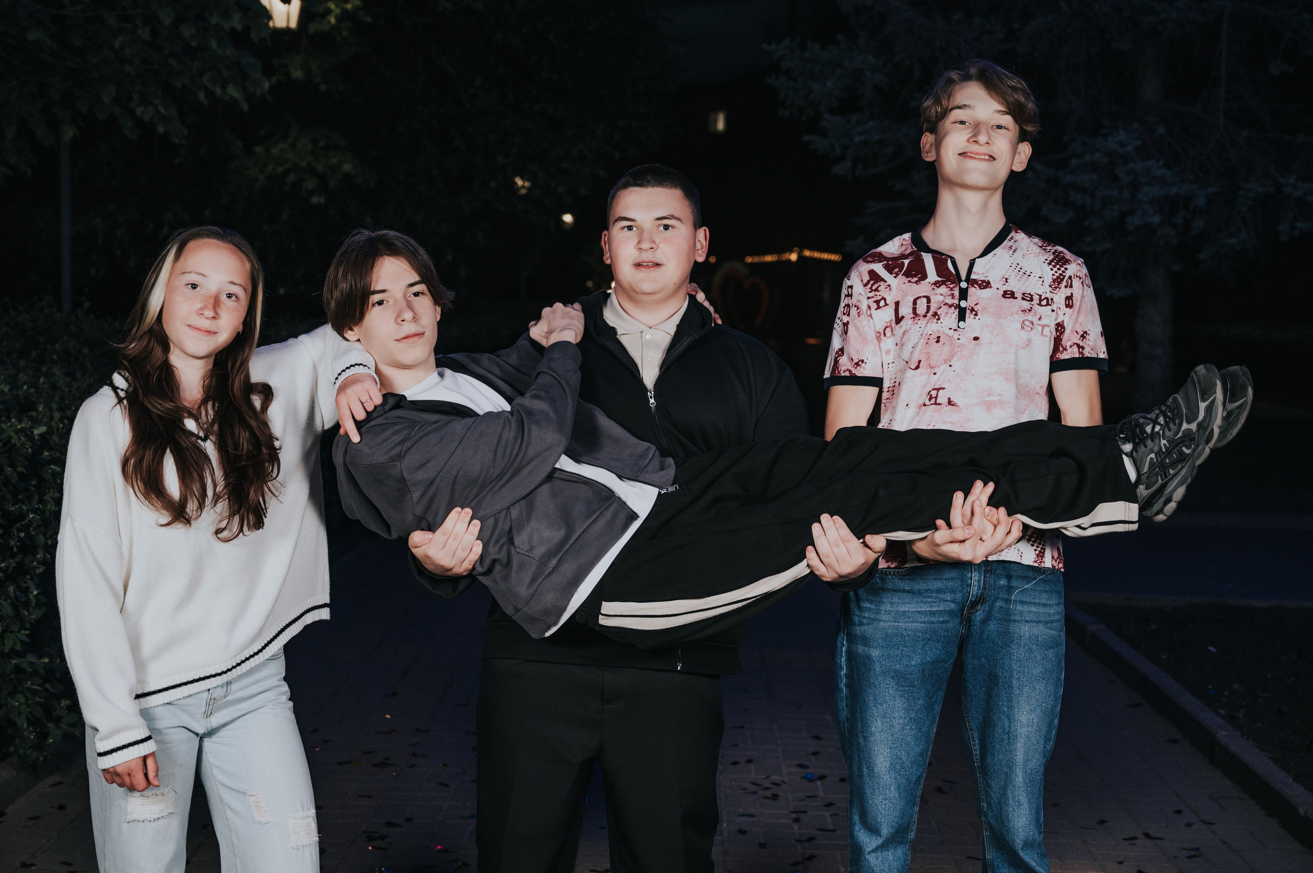 Ночная. Выпускные альбомы и Школьный фотограф в Алексеевке, Бирюче, Красном