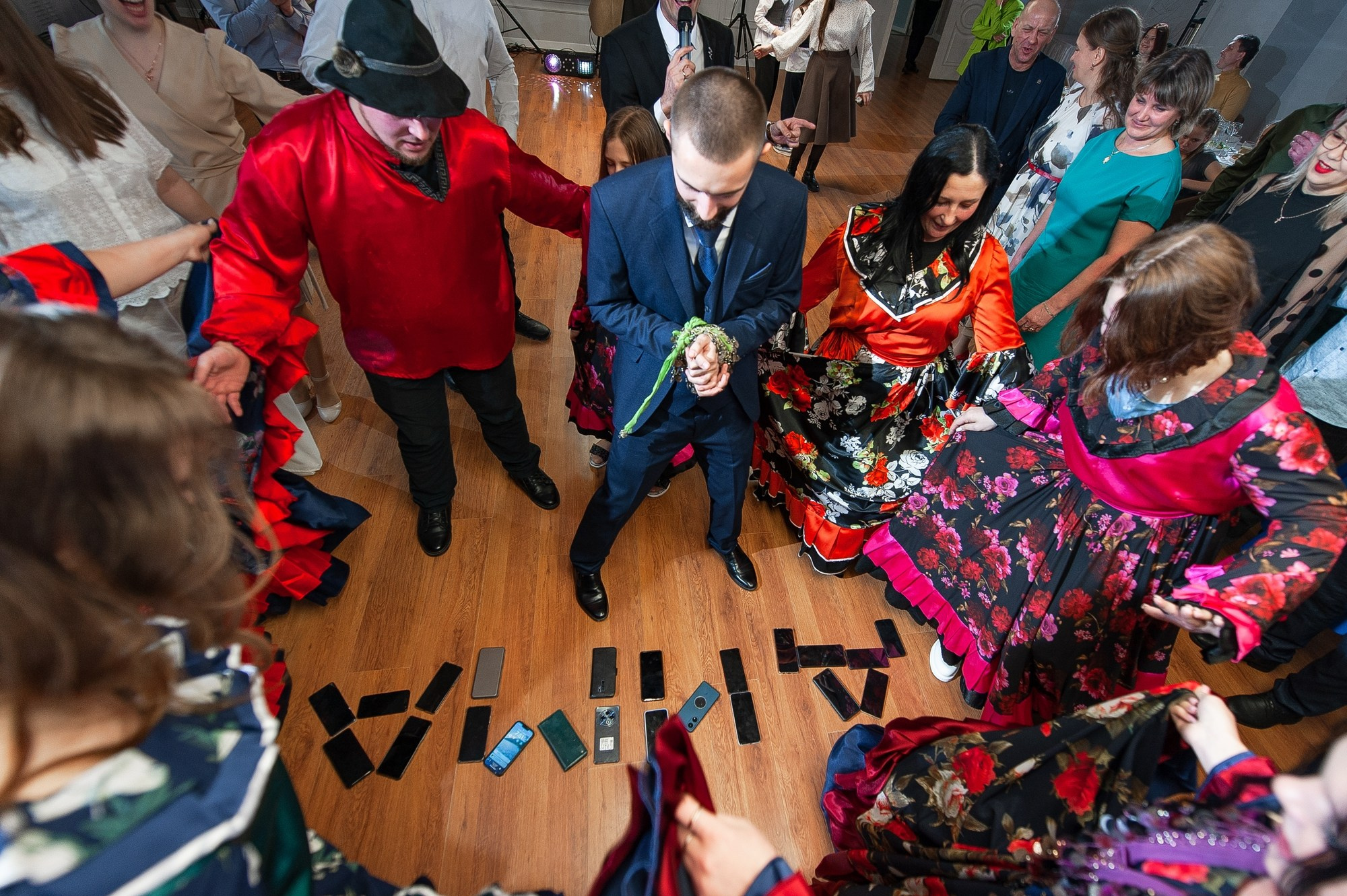 Студия и банкет. Свадебный и семейный фотограф в Омске Мормулев Михаил