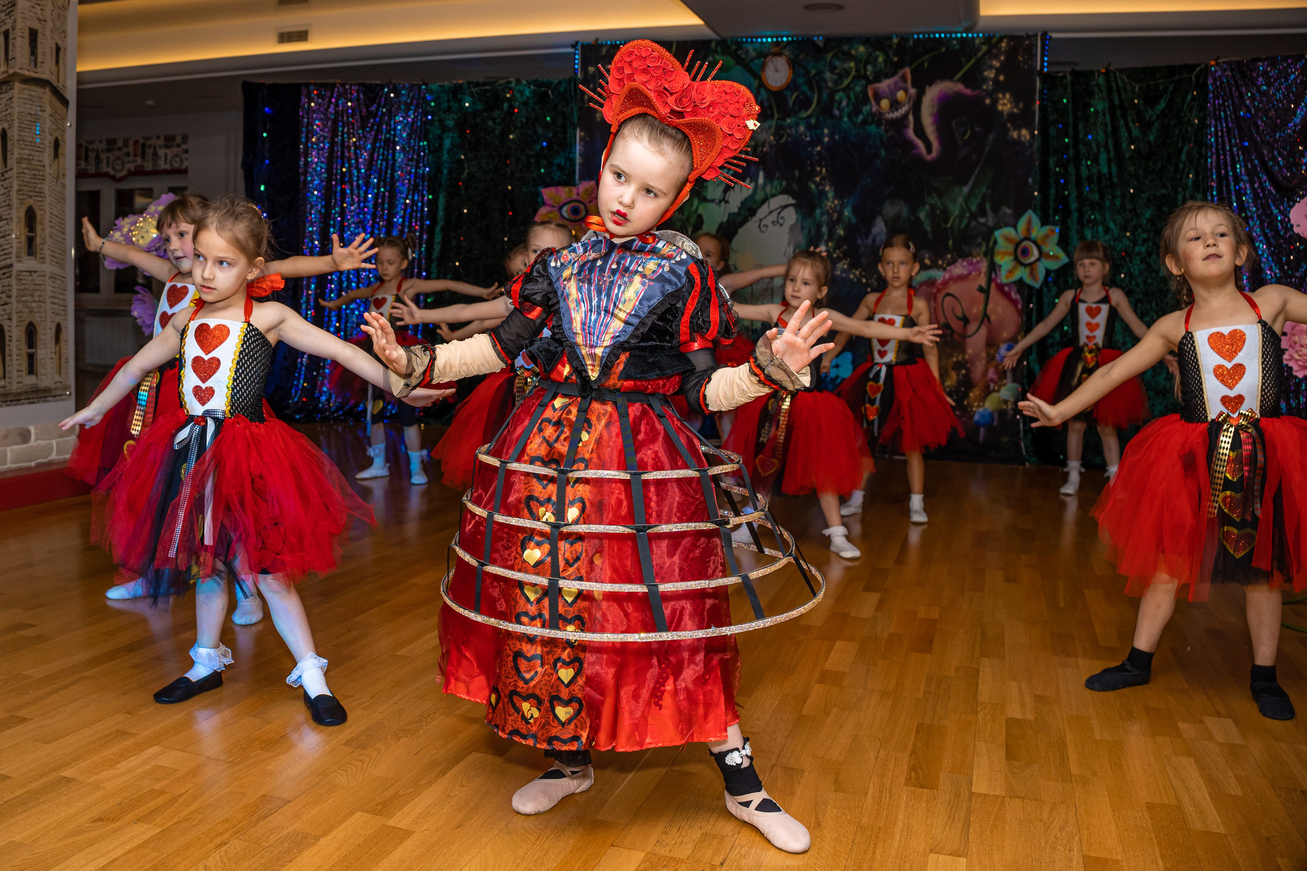 Фотосъемка детского выступления «Алиса в стране чудес». Ирина Носова - семейный и детский фотограф