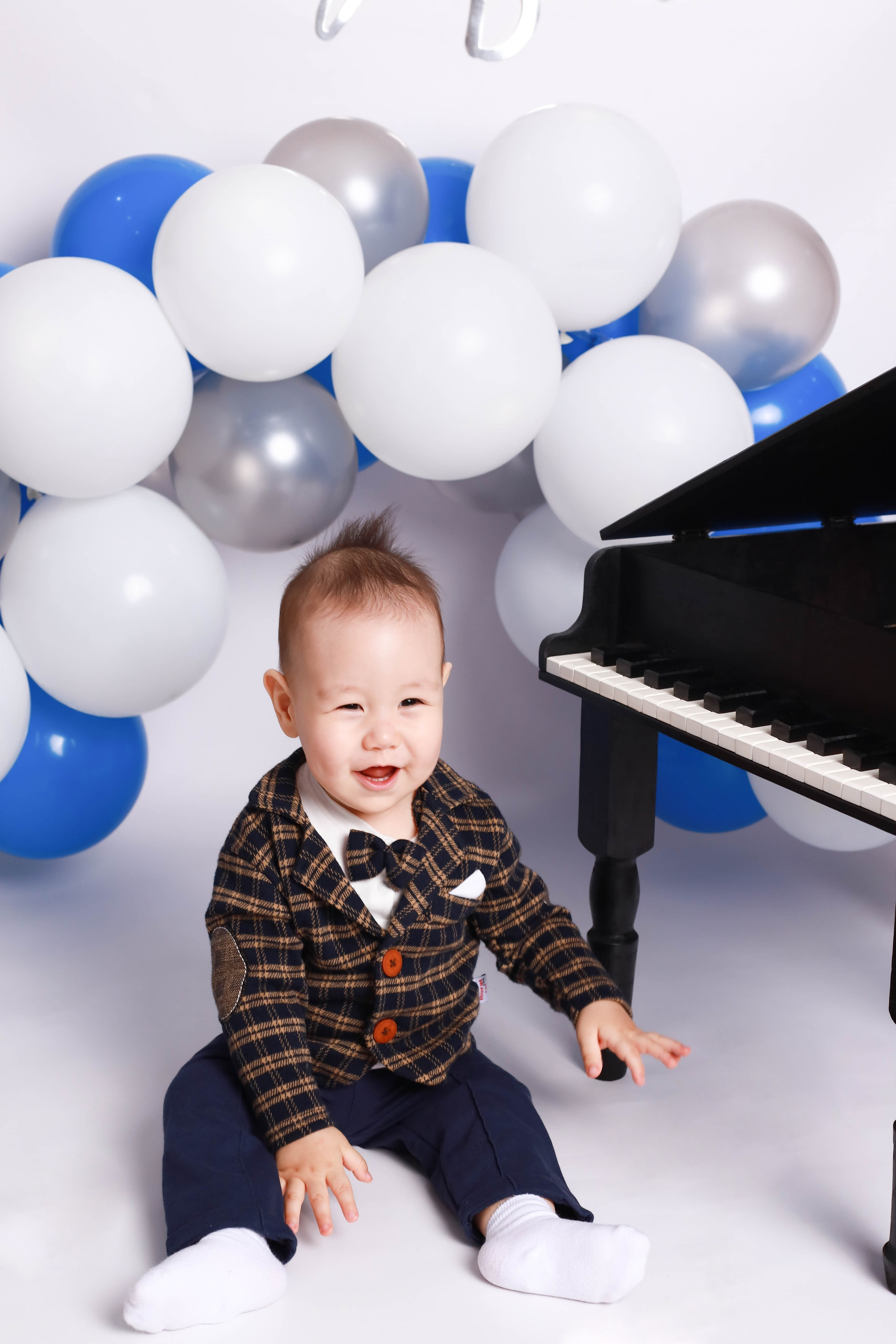 9-12 месяцев. Фотограф беременности, новорожденных и детей до года в Астане