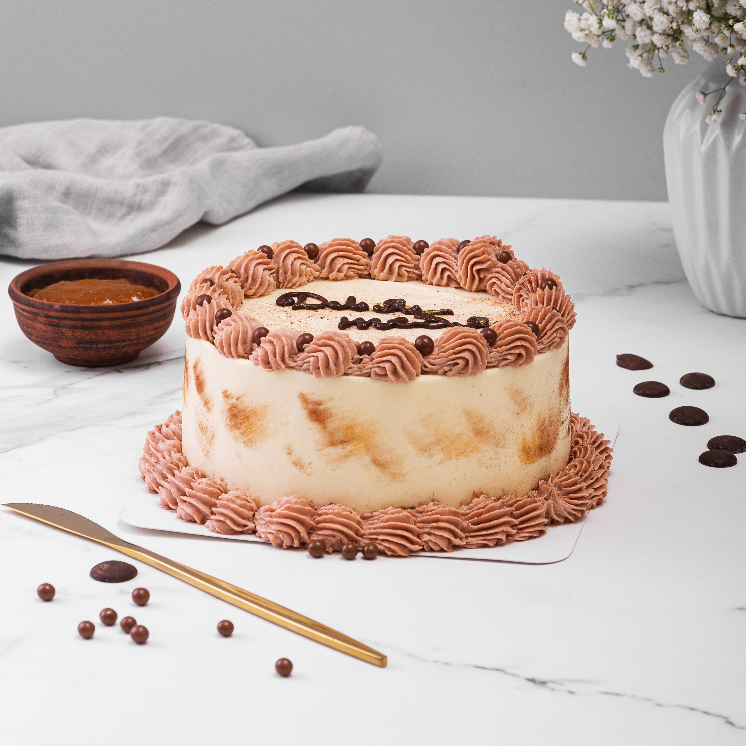 Торт Молочный ломтик на мраморном фоне