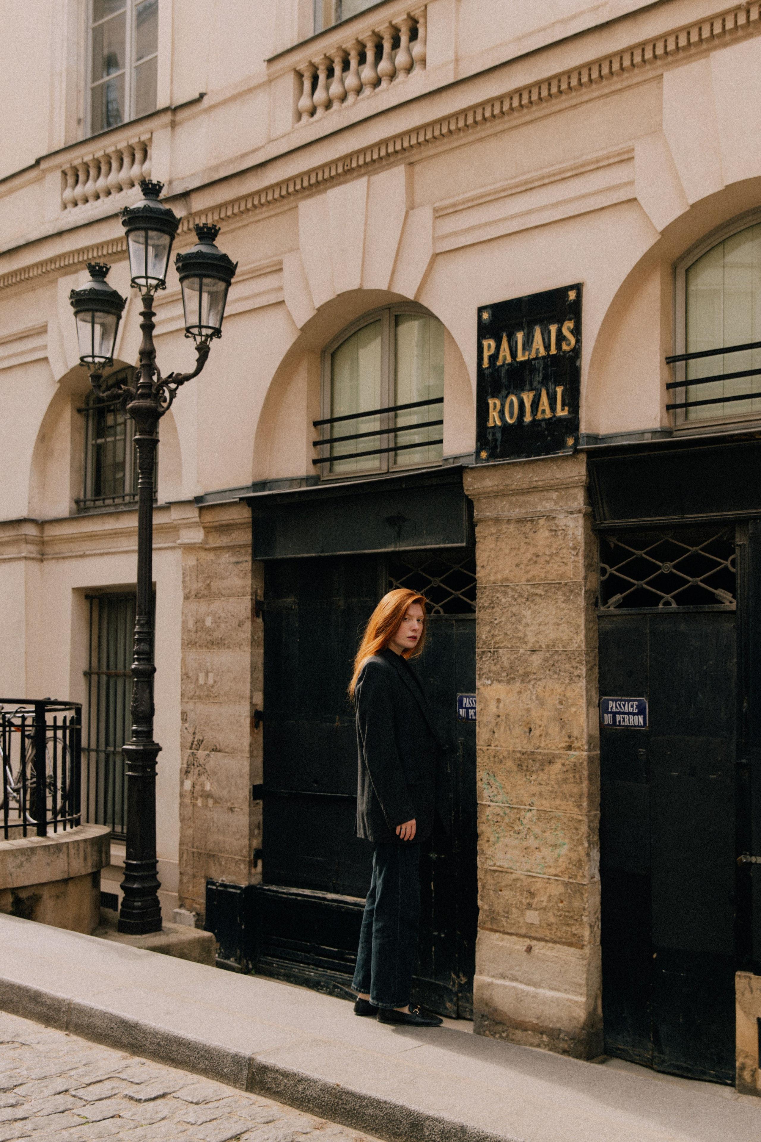 Autumn light. Photographer in Paris