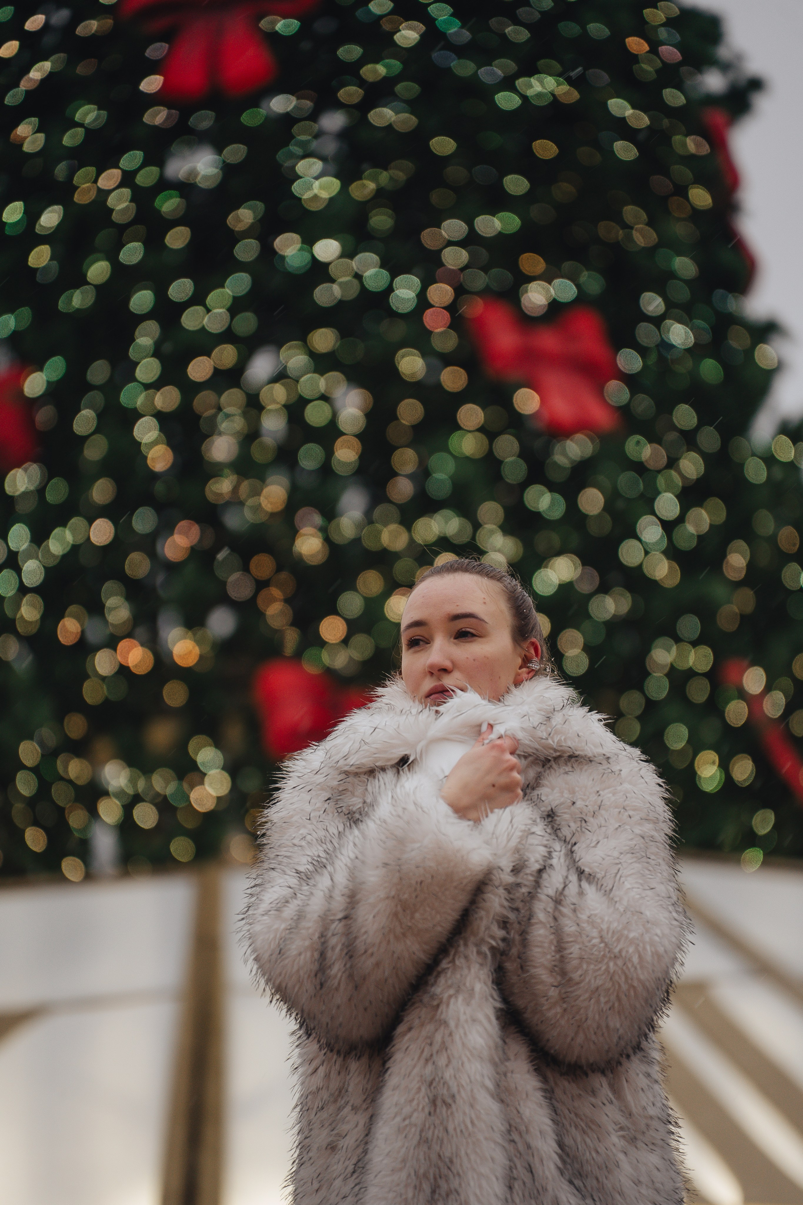 ПРОГУЛКА НА МАНЕЖНОЙ ПЛОЩАДИ ДЛЯ ДЕВУШКИ ПЕРЕД НОВЫМ ГОДОМ (НОВОГОДНЯЯ ФОТОСЕССИИЯ НА МАНЕЖНОЙ ПЛОЩАДИ). Профессиональный фотограф, Санкт-Петербург — Виктория Богомолова