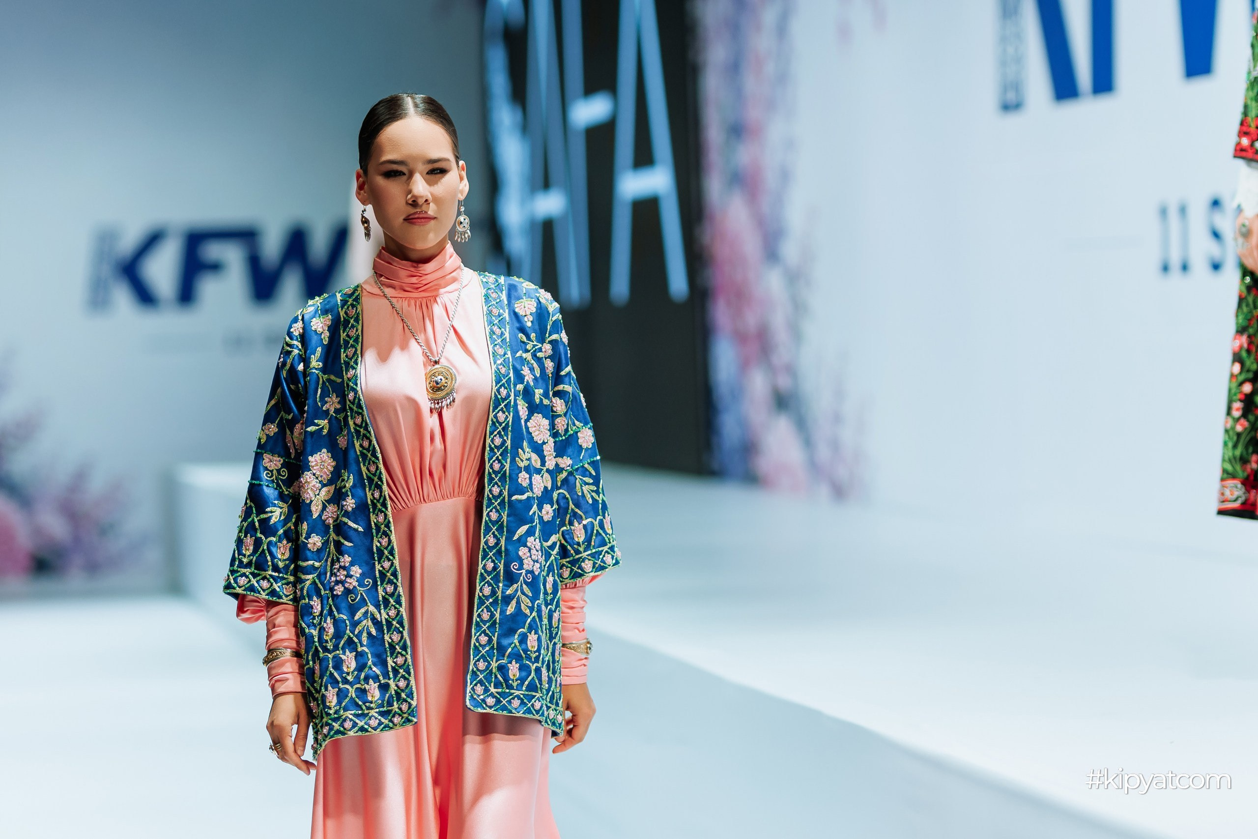 KAZAKHSTAN FASHION WEEK SHYMKENT 11 SEASON. Кипятком Шымкент