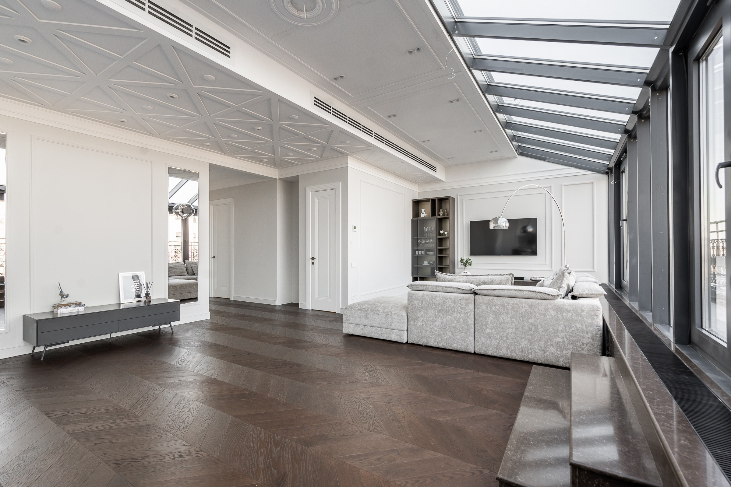 Предпродажная подготовка квартиры на Кирочной с хоумстэйджингом