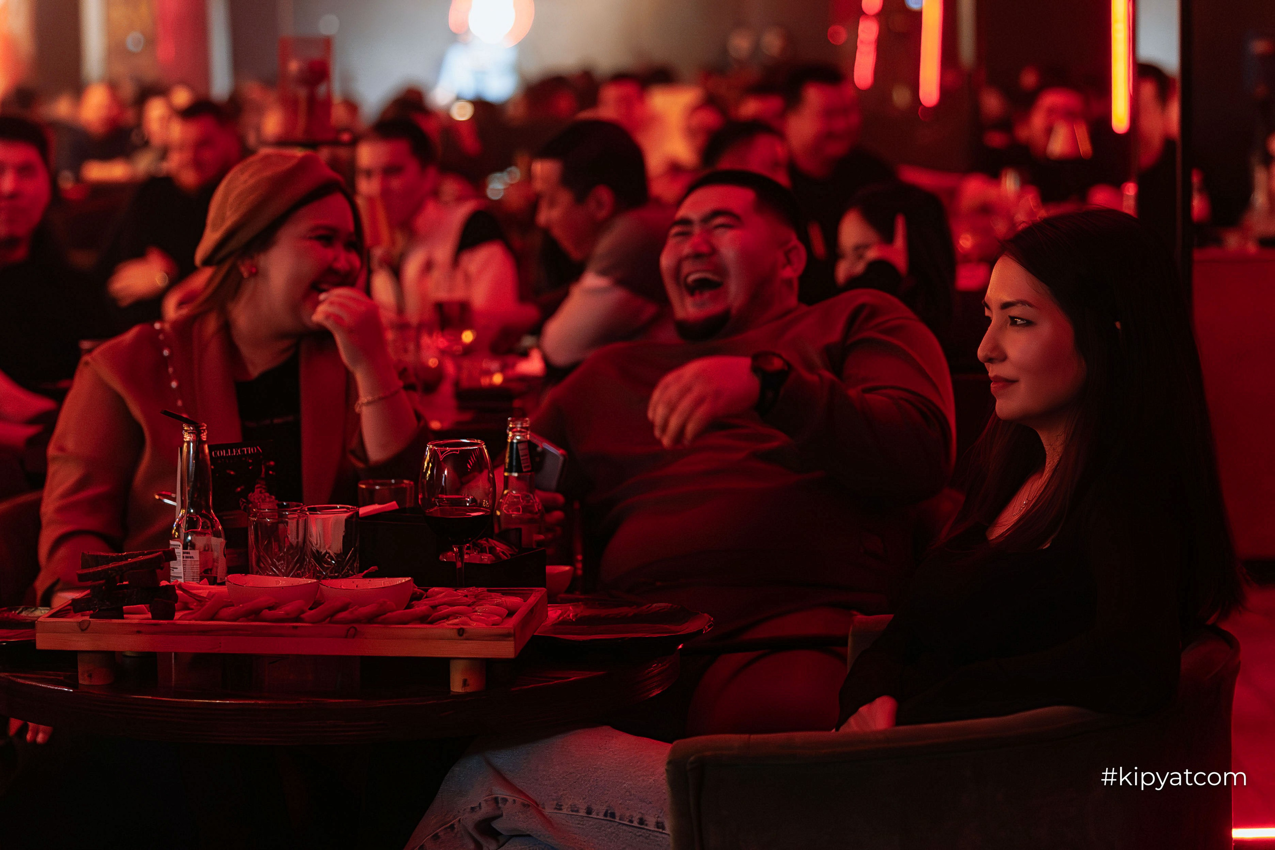 Сольный стендап концерт Александра Меркуль