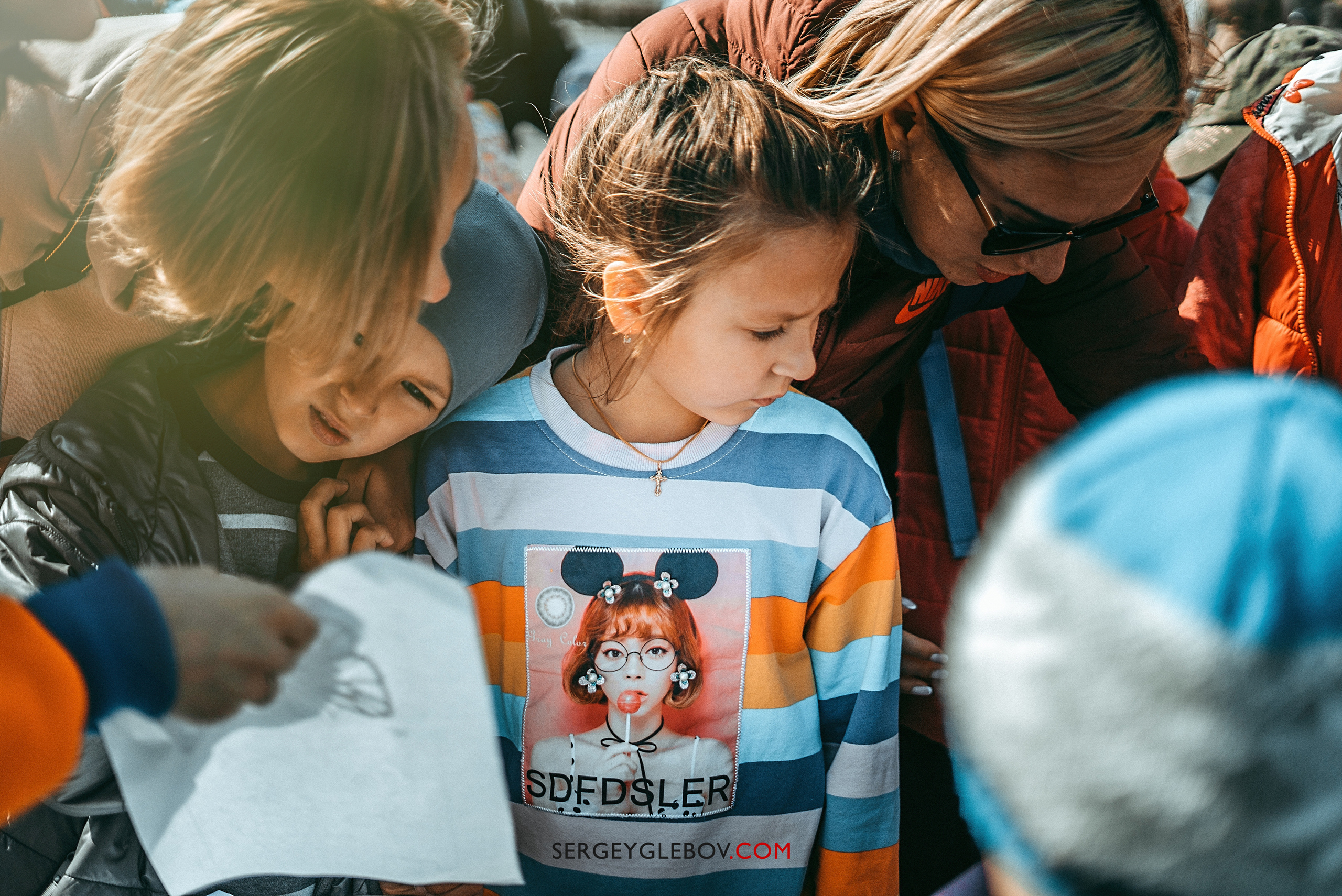Семья во дворе, семья, Тюмень, центр семья, детские фото, фотограф, Тюмень